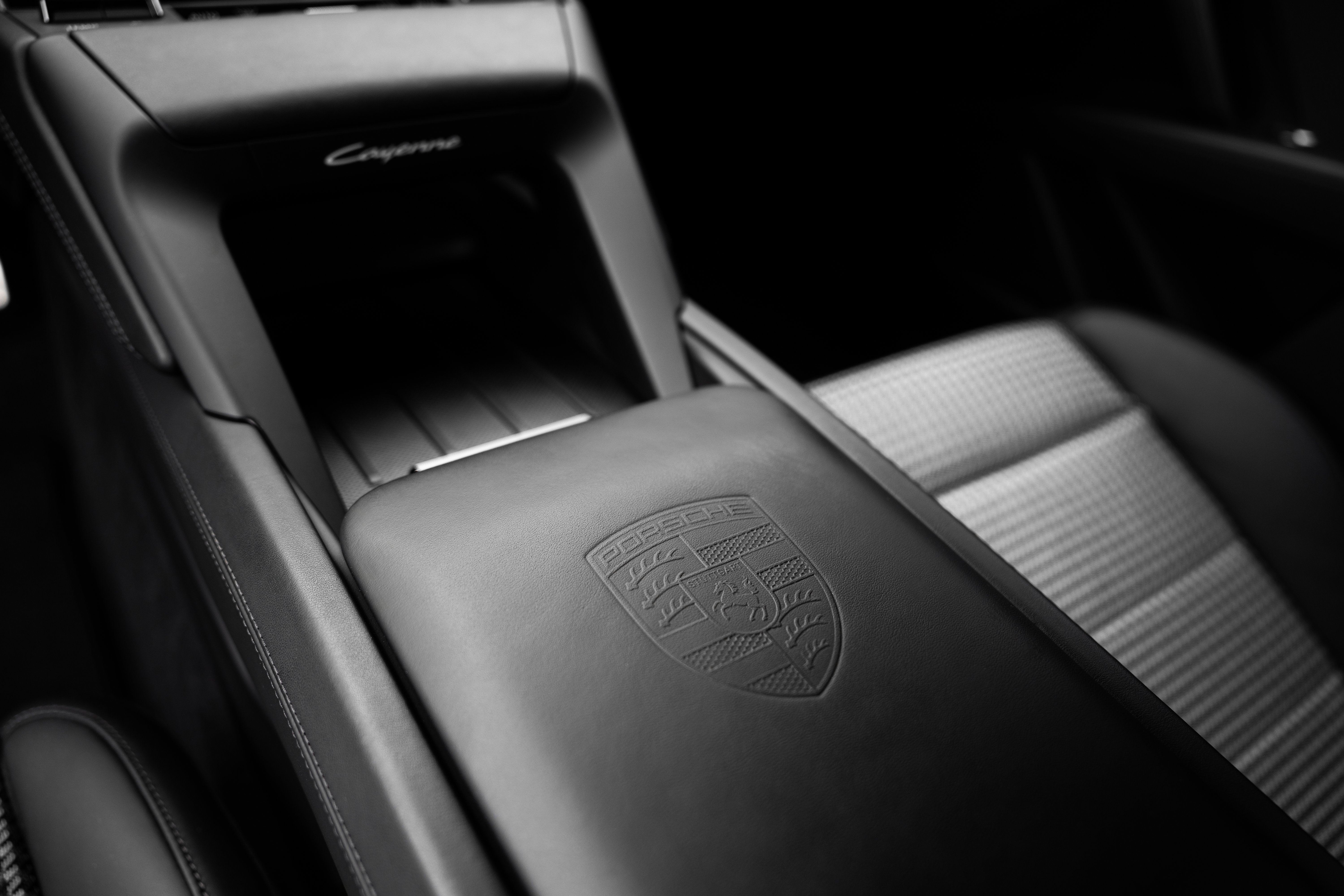 2027 Porsche Cayenne S Coupe Electric E4 Oak Green Interior