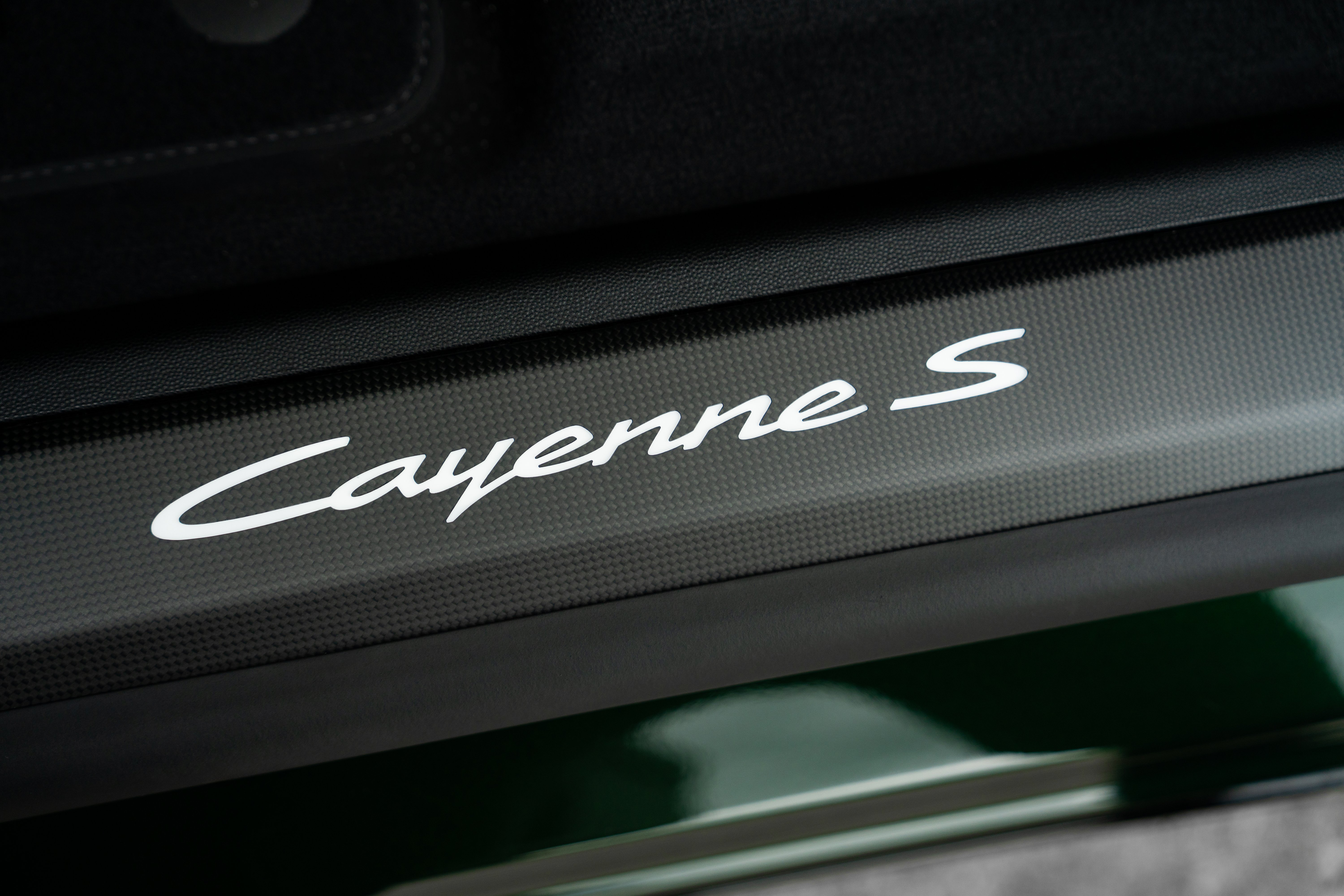 2027 Porsche Cayenne S Coupe Electric E4 Oak Green Interior