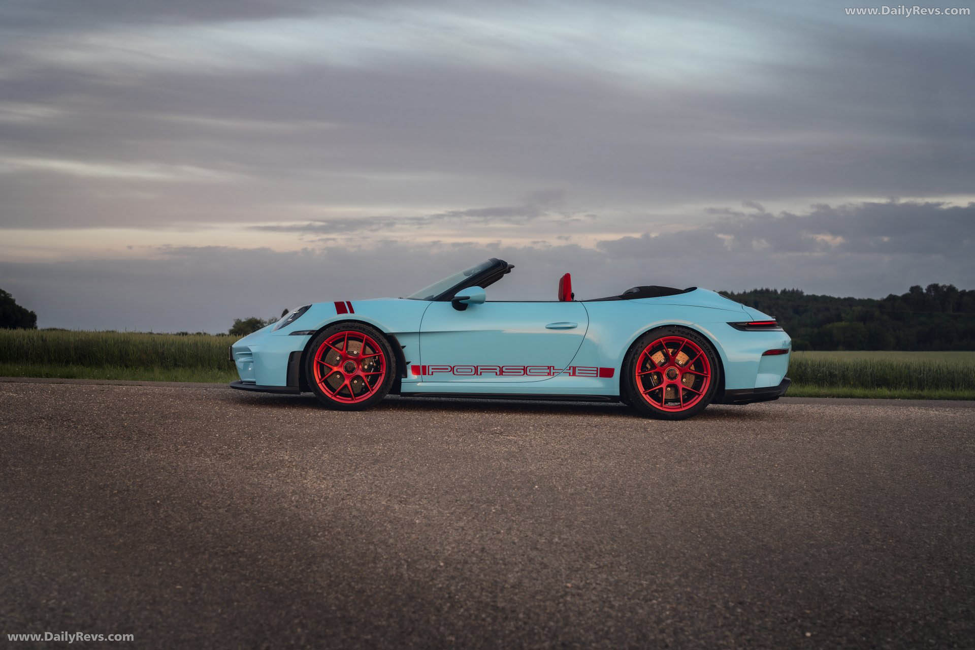 2027 Porsche 911 GT3 S-C 992 ll Olymp Blue Side View