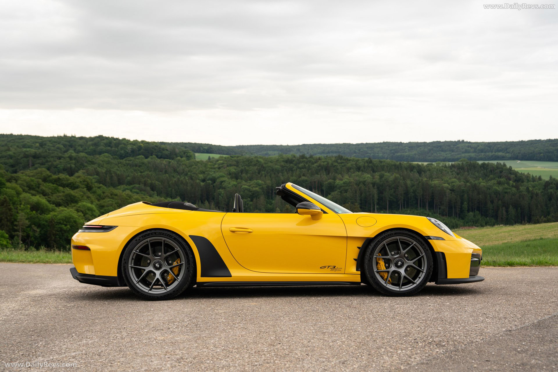 2027 Porsche 911 GT3 S-C 992 ll Speed Yellow Side View