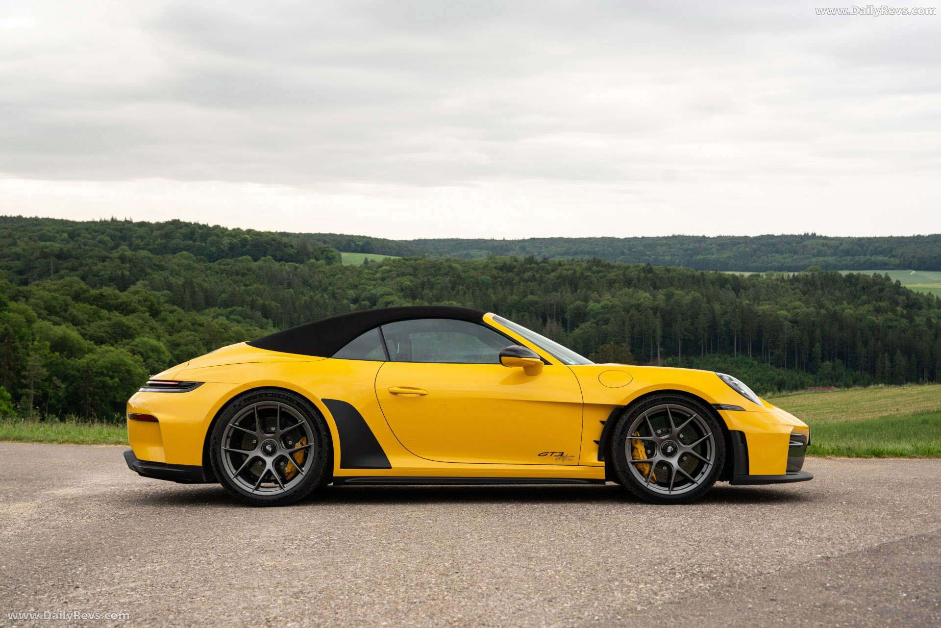 2027 Porsche 911 GT3 S-C 992 ll Speed Yellow Side View
