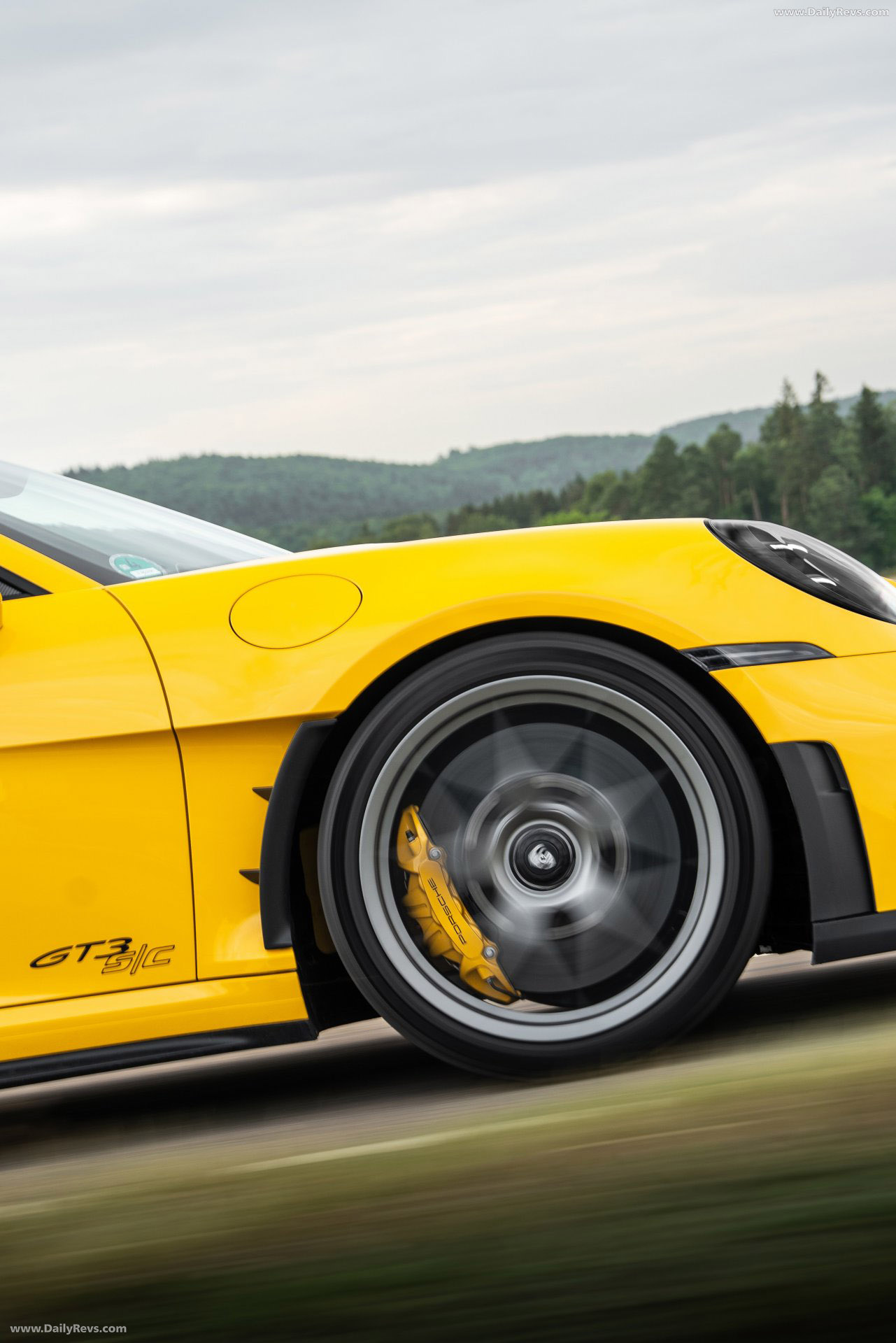 2027 Porsche 911 GT3 S-C 992 ll Speed Yellow Exterior