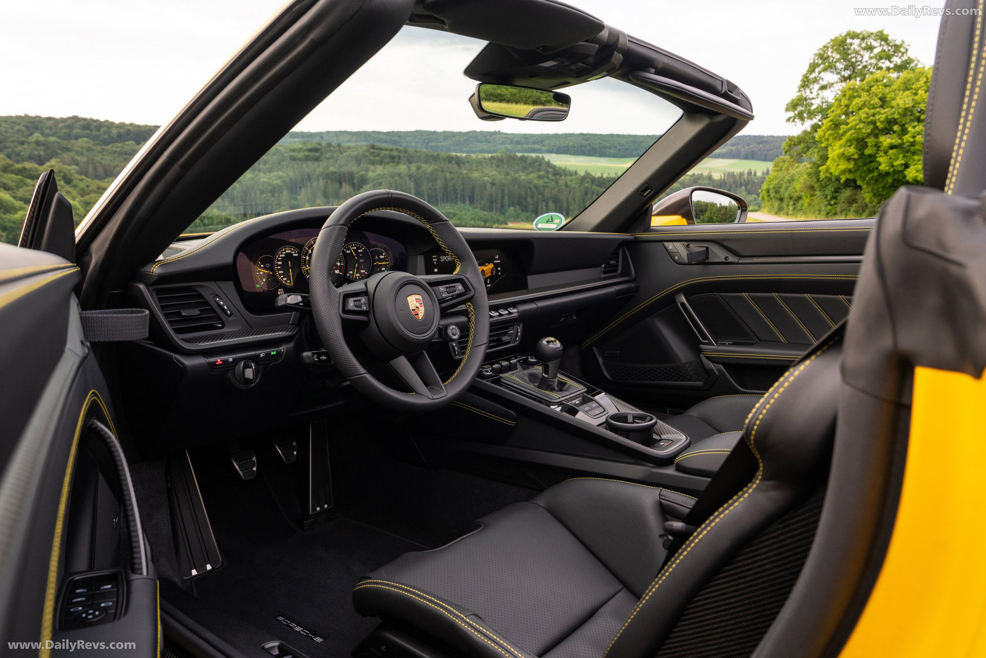 2027 Porsche 911 GT3 S-C 992 ll Speed Yellow Interior