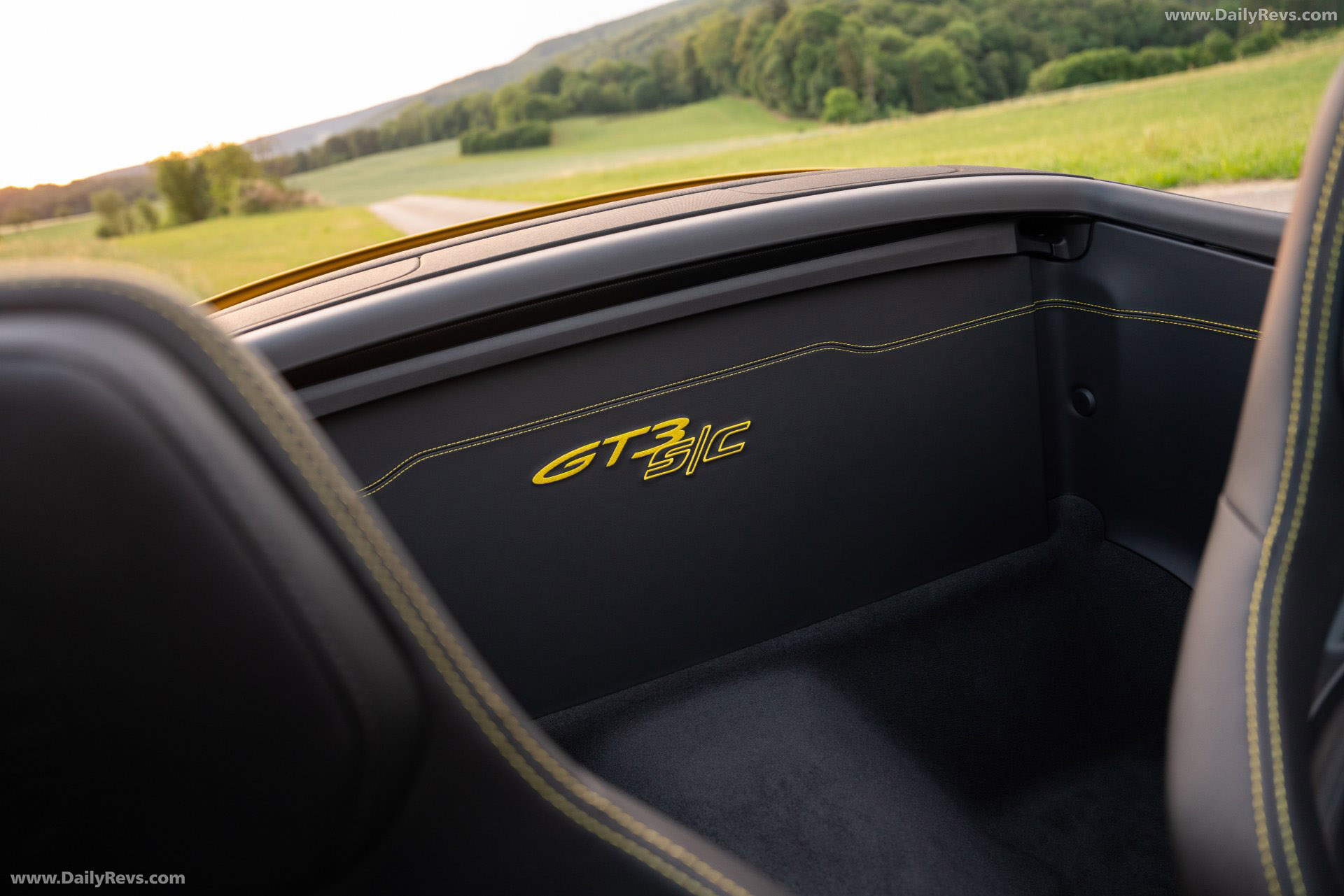 2027 Porsche 911 GT3 S-C 992 ll Speed Yellow Interior