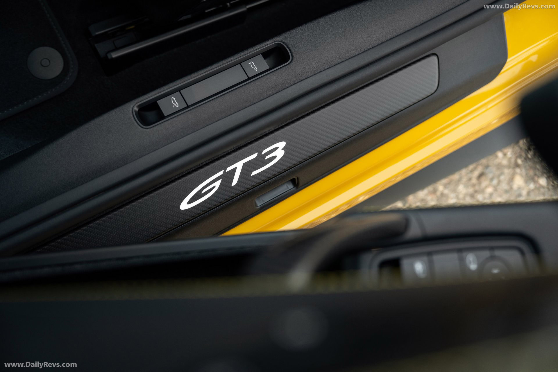 2027 Porsche 911 GT3 S-C 992 ll Speed Yellow Interior