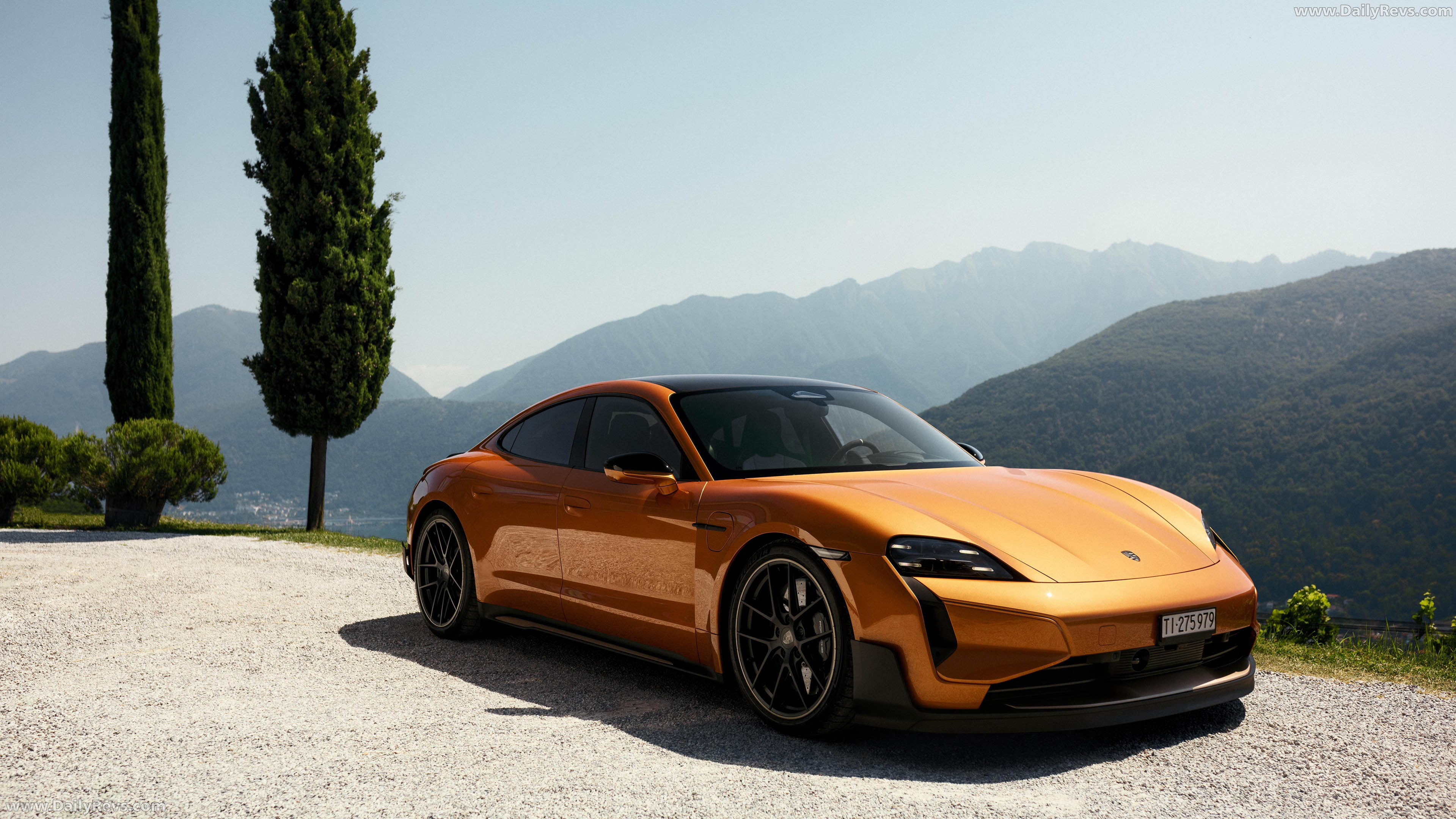 2027 Porsche Taycan Turbo GT Sonderwunsch J1 II Front View