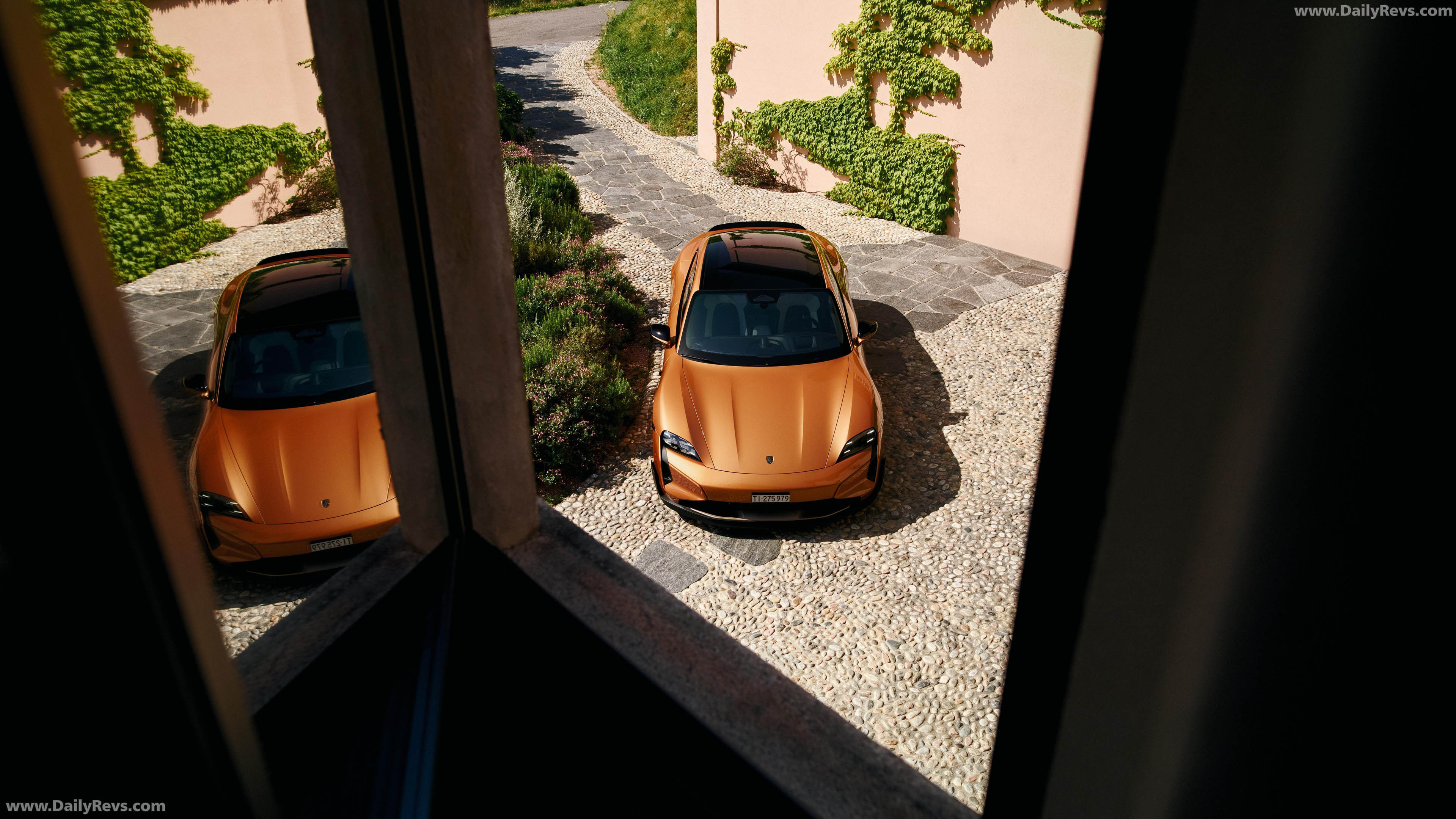 2027 Porsche Taycan Turbo GT Sonderwunsch J1 II Top View