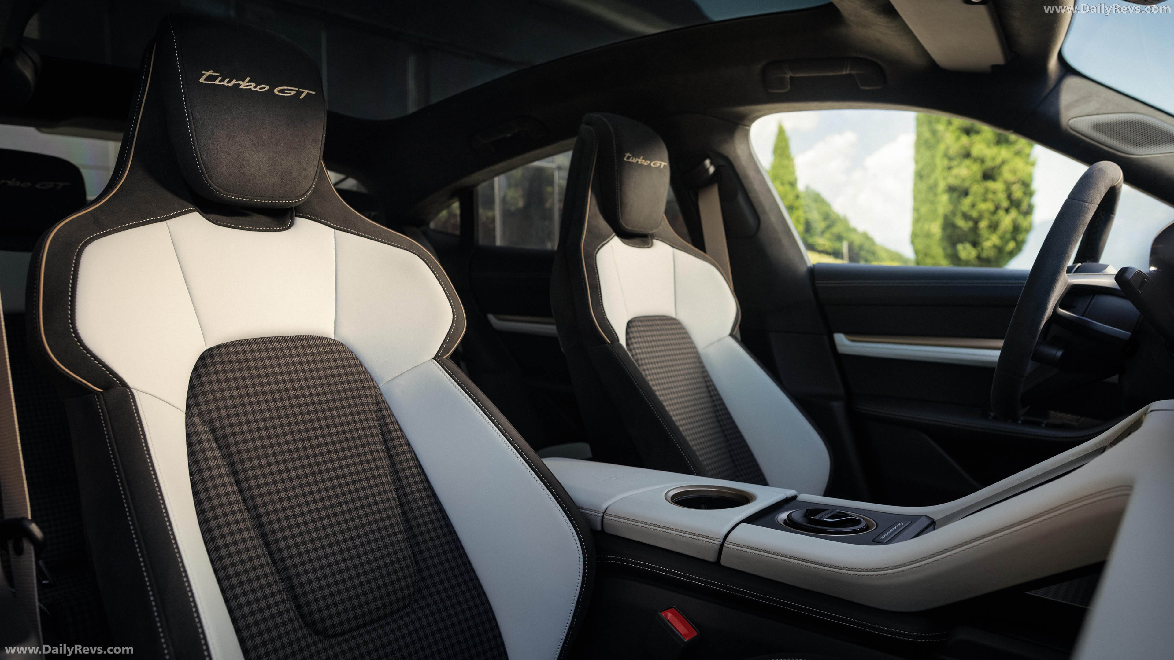 2027 Porsche Taycan Turbo GT Sonderwunsch J1 II Interior
