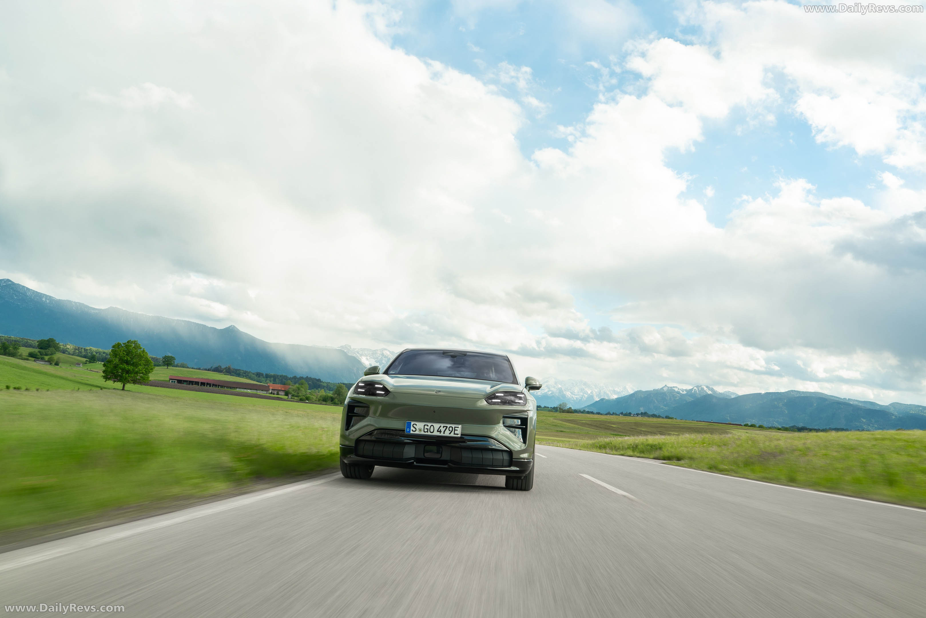 2027 Porsche Cayenne Turbo Coupe Electric E4 Monteverde Front View