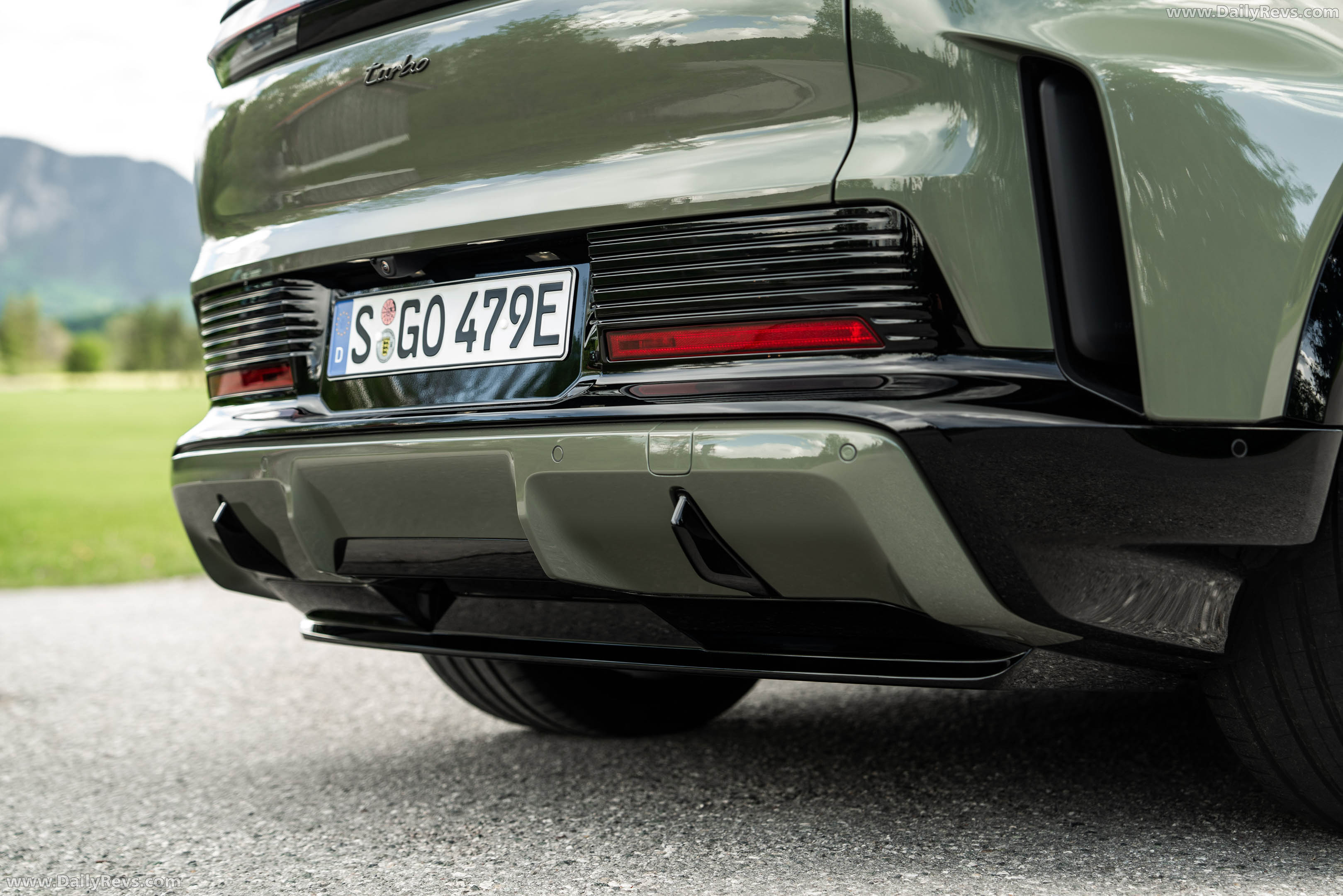 2027 Porsche Cayenne Turbo Coupe Electric E4 Monteverde Exterior