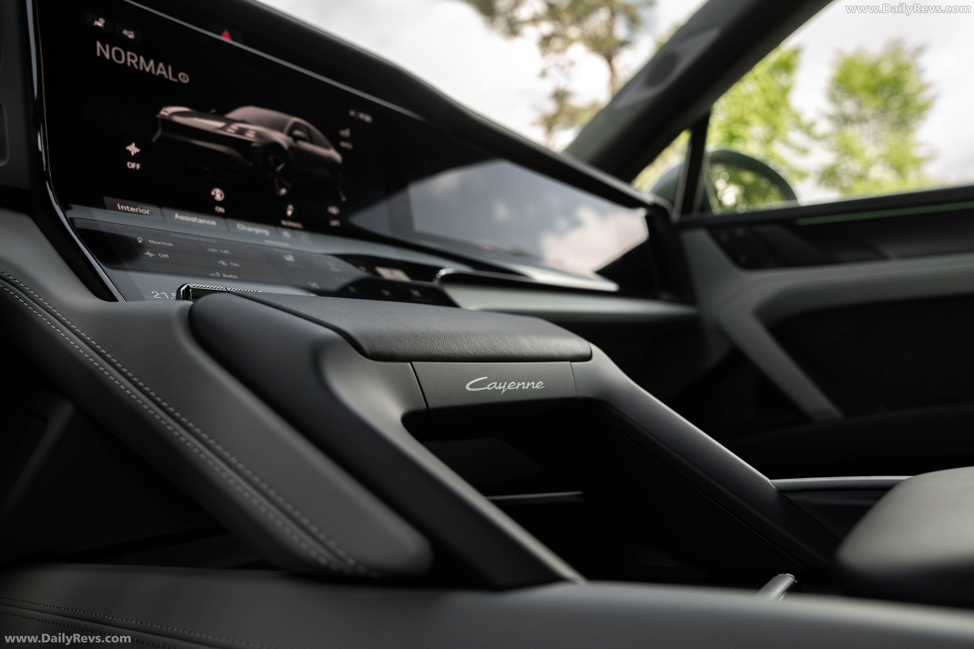 2027 Porsche Cayenne Turbo Coupe Electric E4 Monteverde Interior