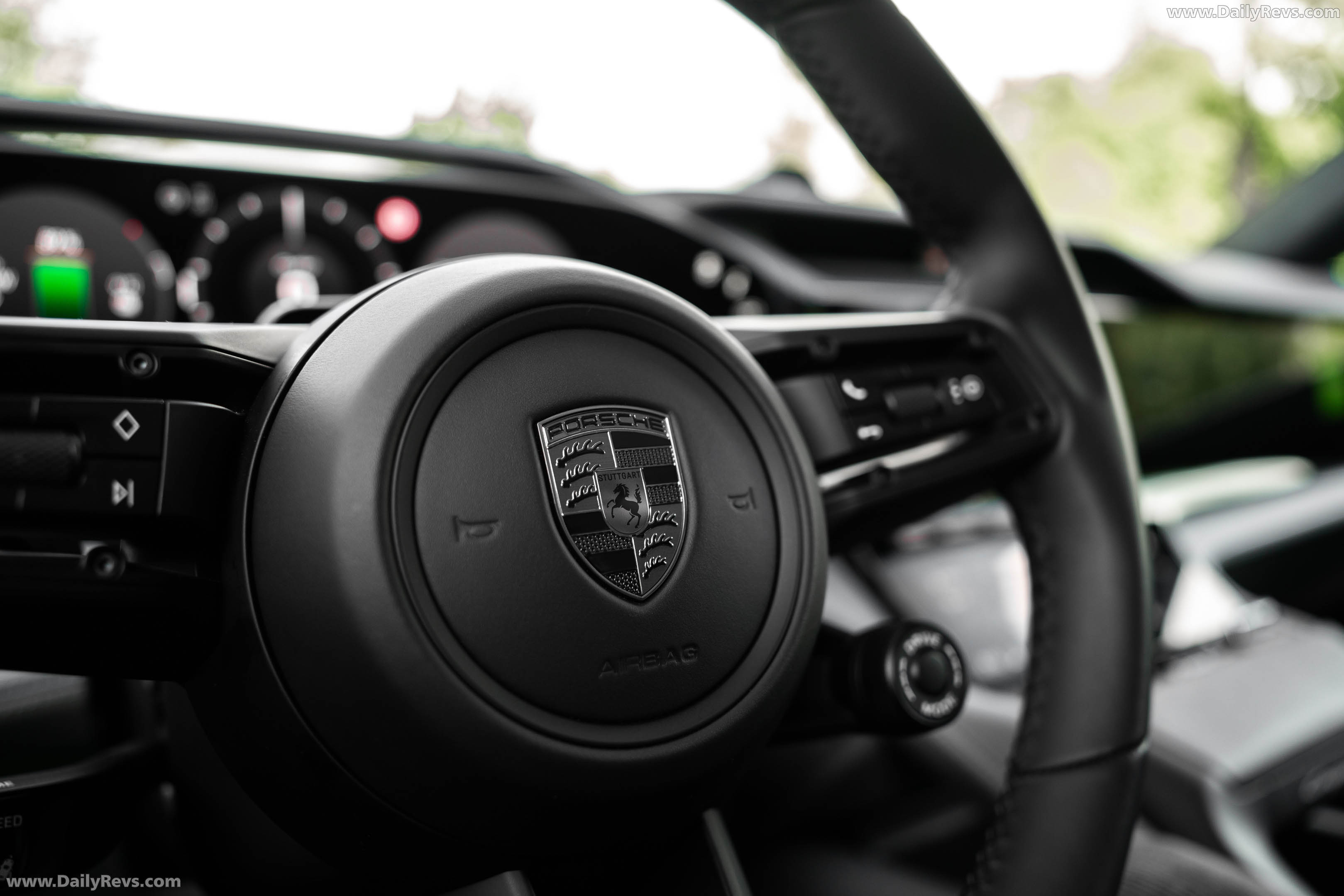 2027 Porsche Cayenne Turbo Coupe Electric E4 Monteverde Interior