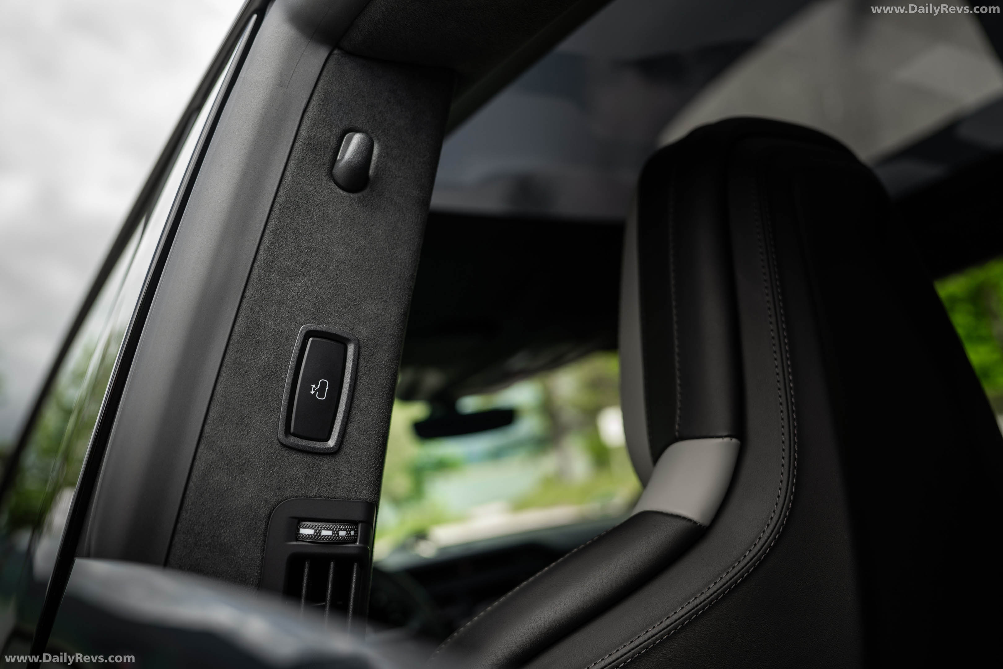 2027 Porsche Cayenne Turbo Coupe Electric E4 Monteverde Interior