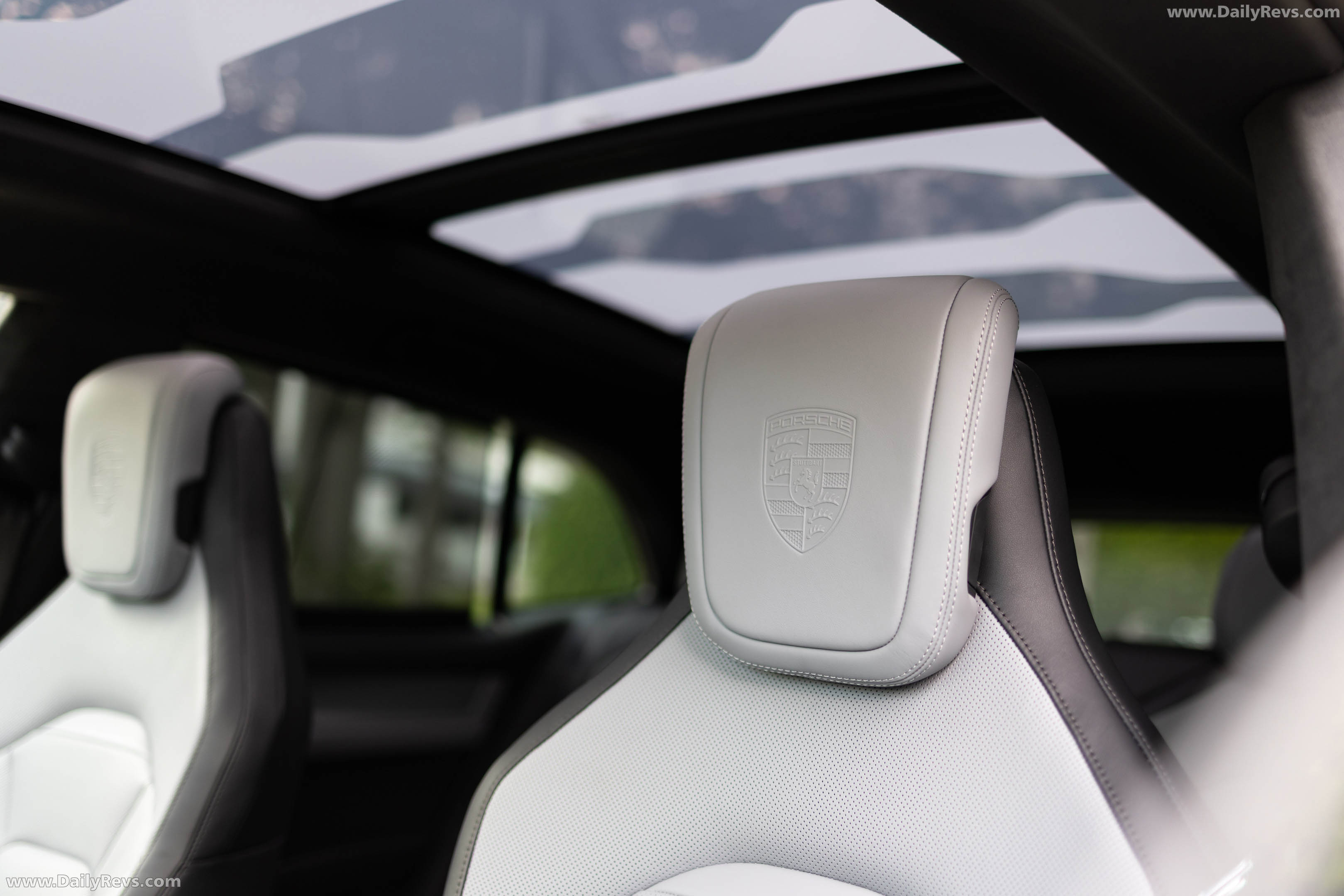 2027 Porsche Cayenne S Electric E4 Pale Blue Interior
