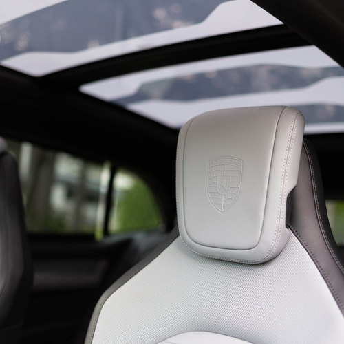 2027 Porsche Cayenne S Electric E4 Pale Blue Interior