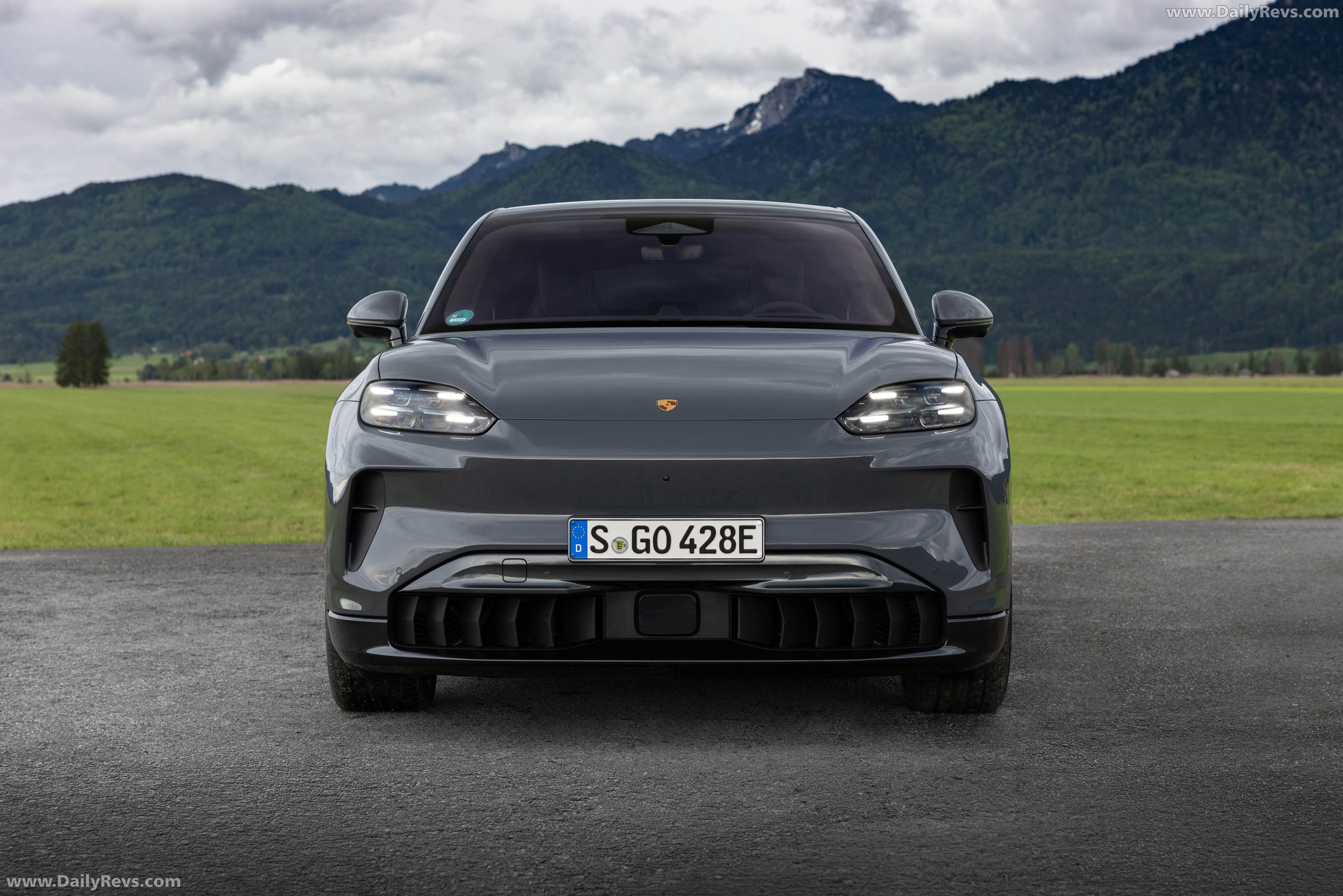 2027 Porsche Cayenne Coupe Electric E4 Slate Grey Front View