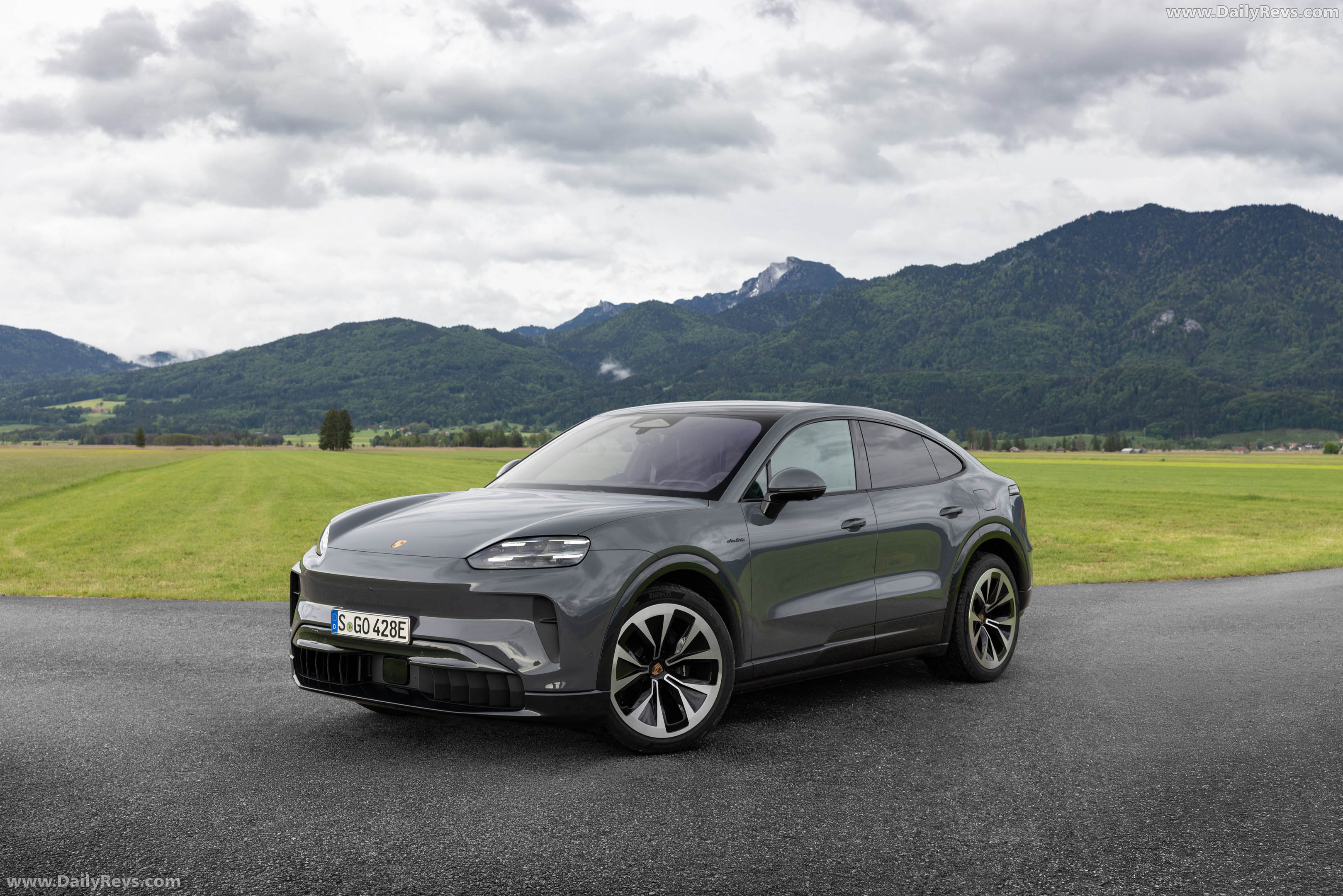 2027 Porsche Cayenne Coupe Electric E4 Slate Grey Front View