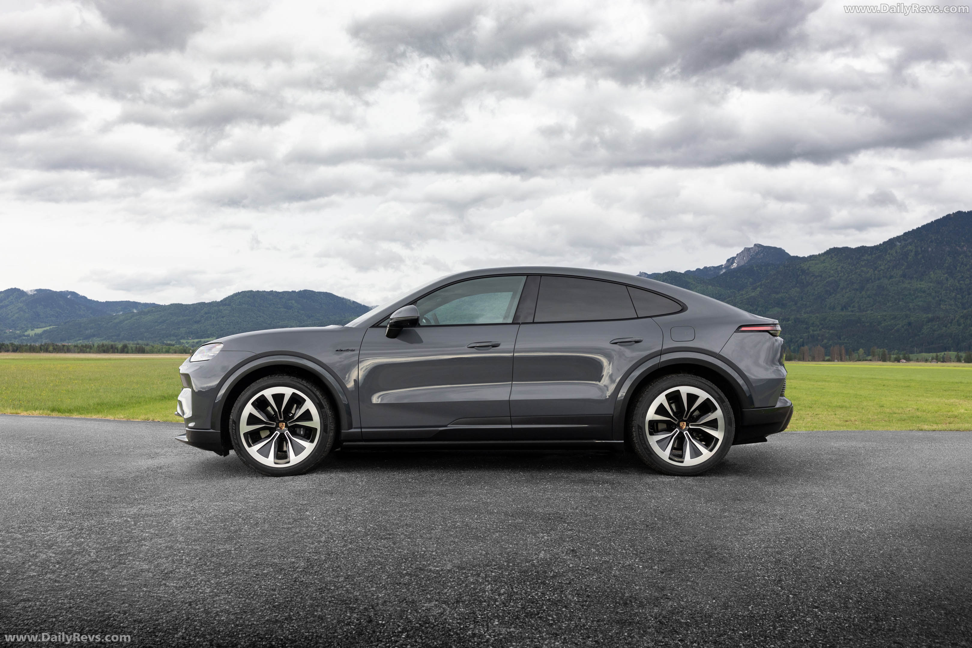 2027 Porsche Cayenne Coupe Electric E4 Slate Grey Side View