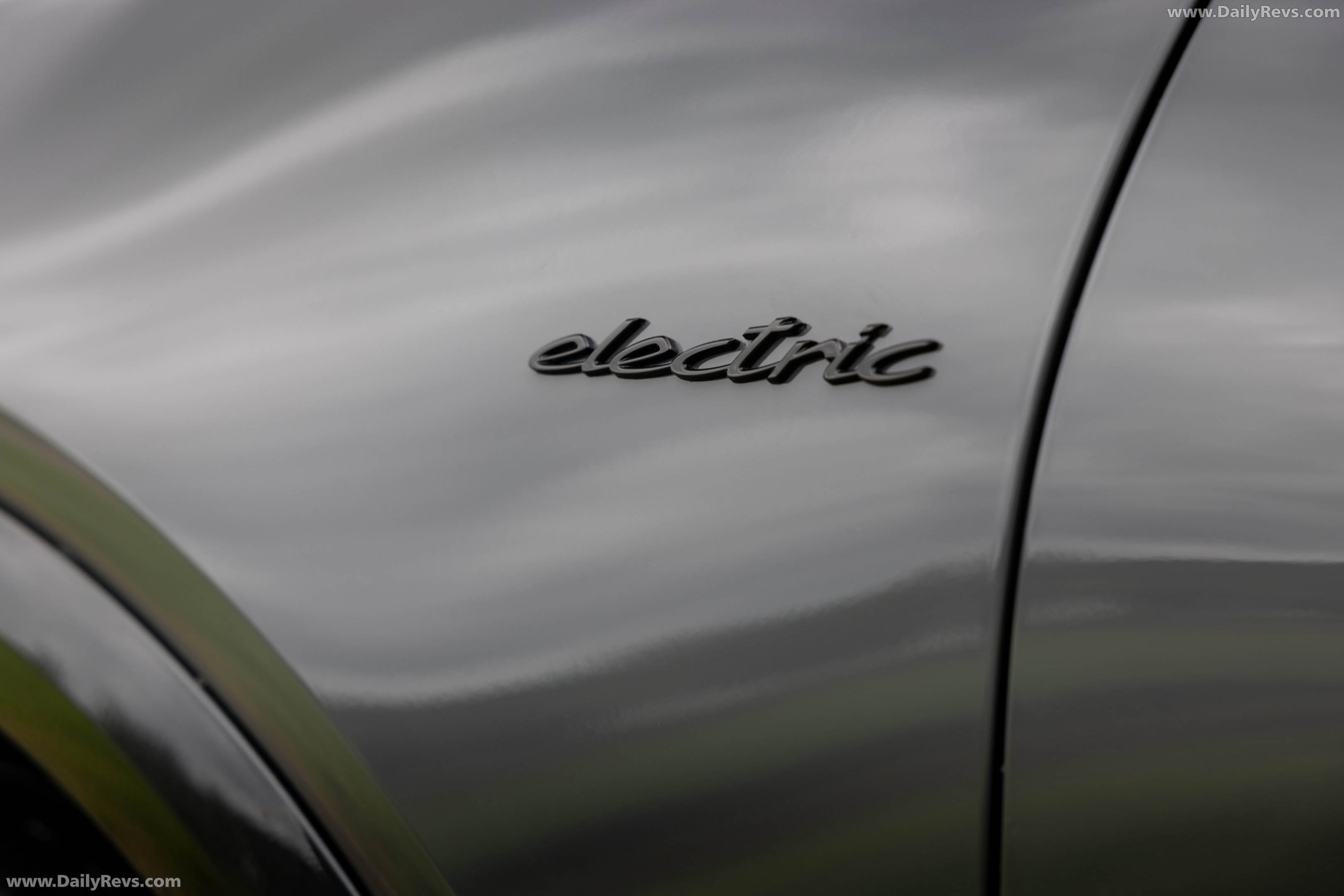 2027 Porsche Cayenne Coupe Electric E4 Slate Grey Exterior
