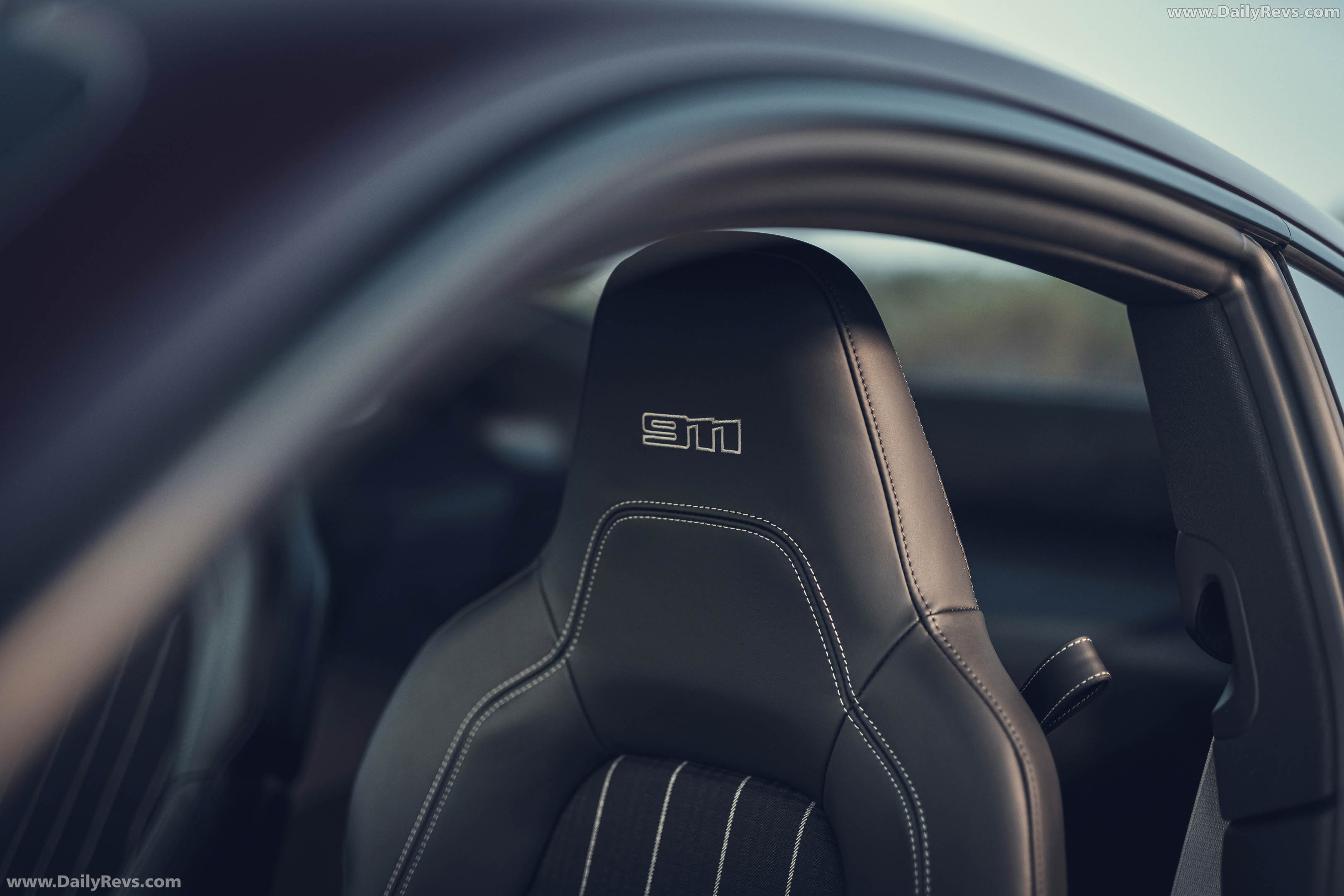 2027 Porsche 911 Carrera S MT Package 992 ll Interior