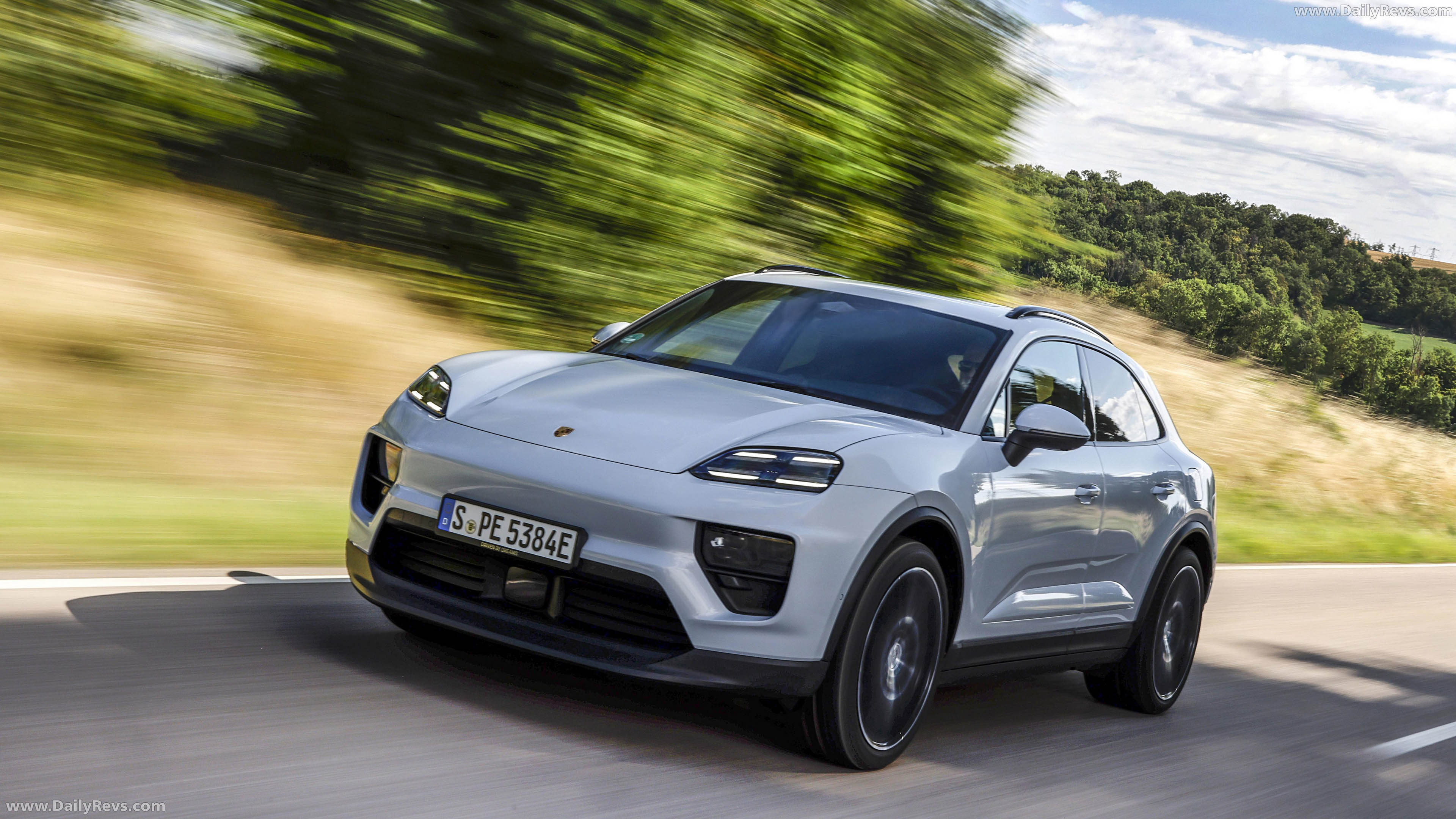 2026 Porsche Macan Business Package H2 Front View