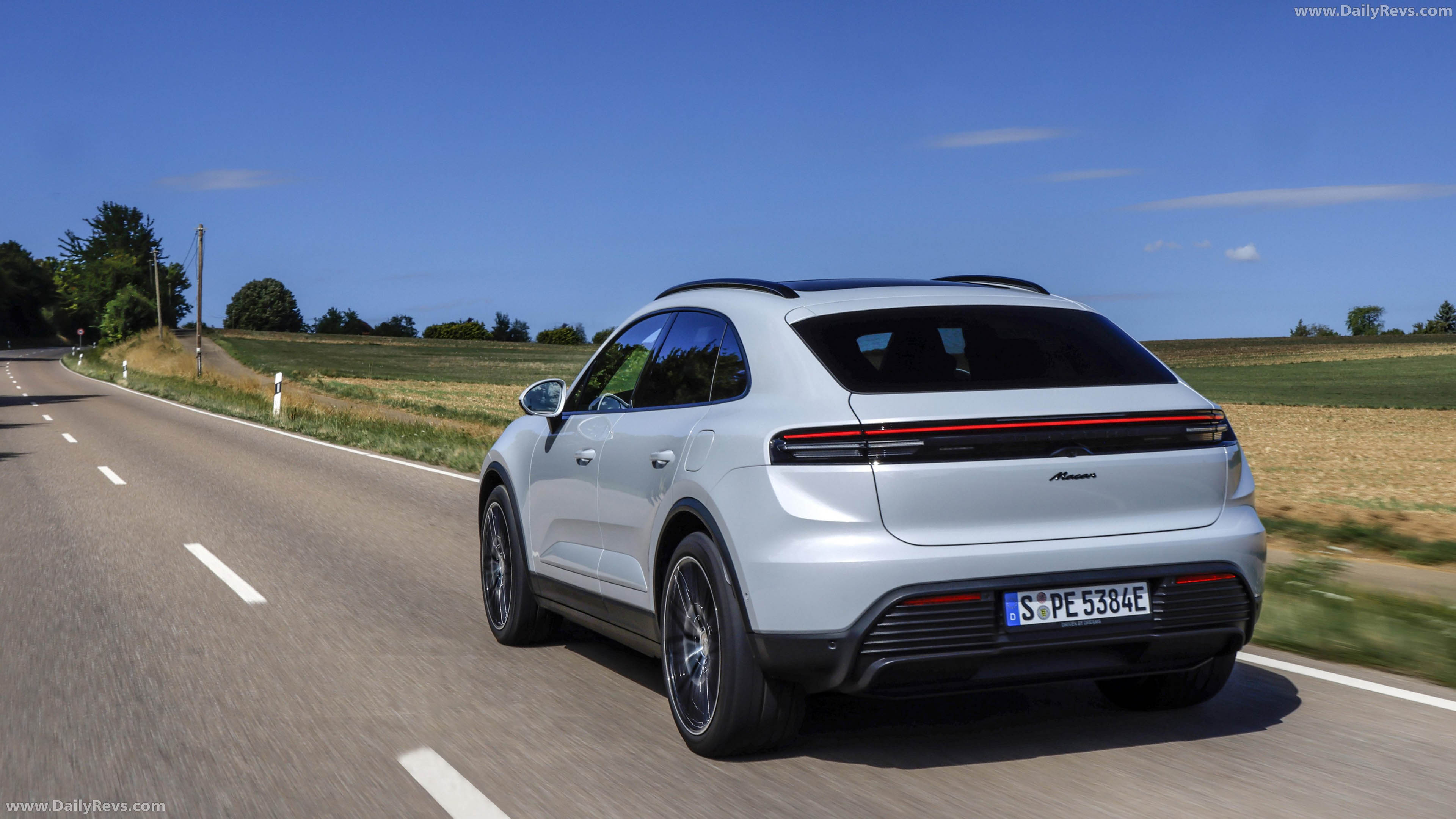 2026 Porsche Macan Business Package H2 Rear View