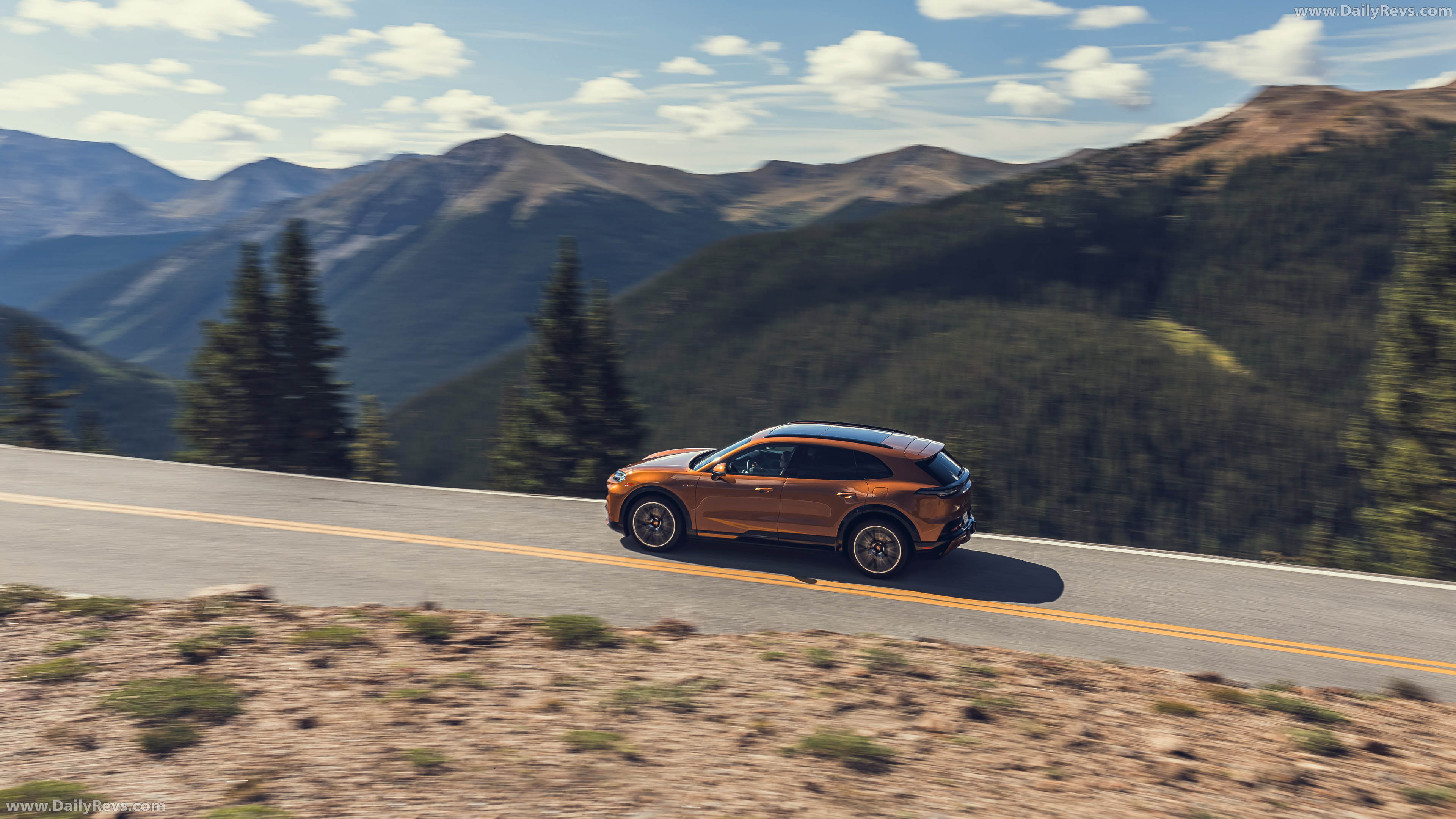 2027 Porsche Cayenne Electric E4 US Version Top View