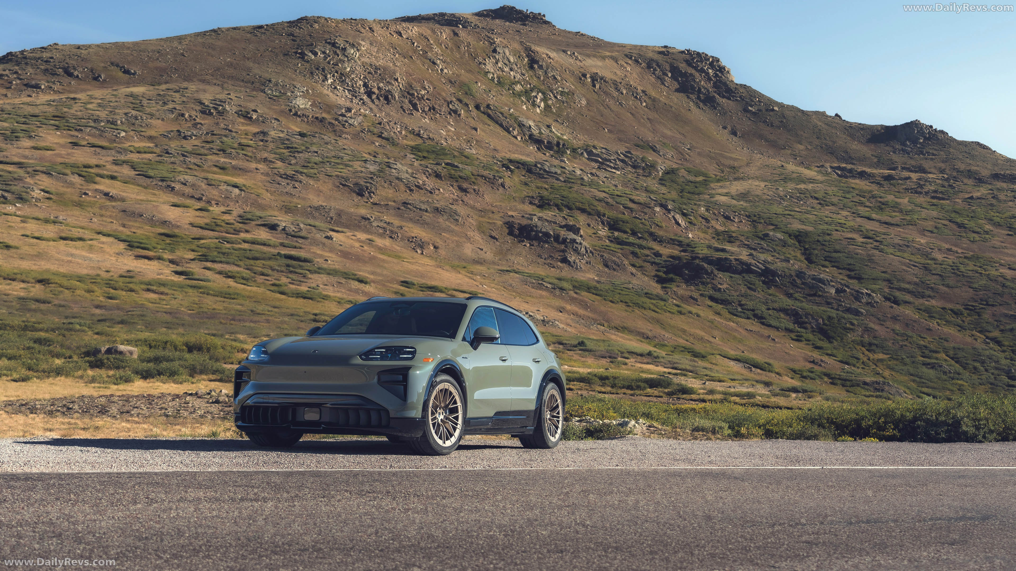 2027 Porsche Cayenne Turbo Electric E4 US Version Front View