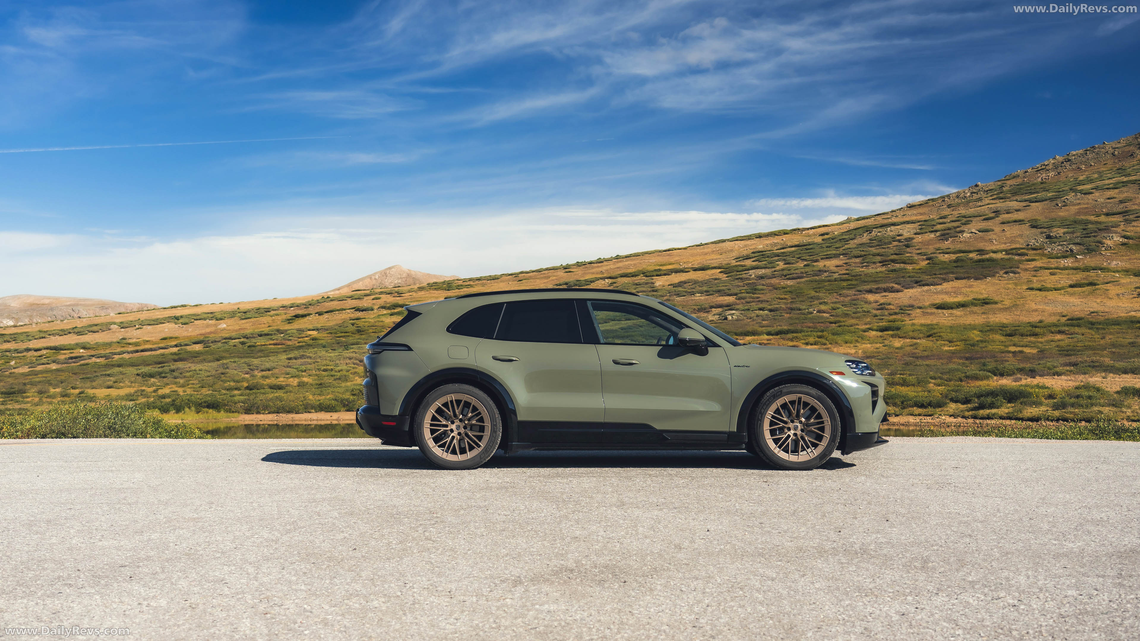 2027 Porsche Cayenne Turbo Electric E4 US Version Side View