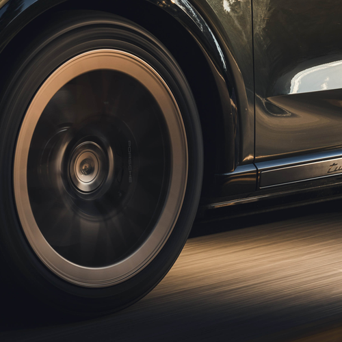 2027 Porsche Cayenne Turbo Electric E4 US Version Exterior