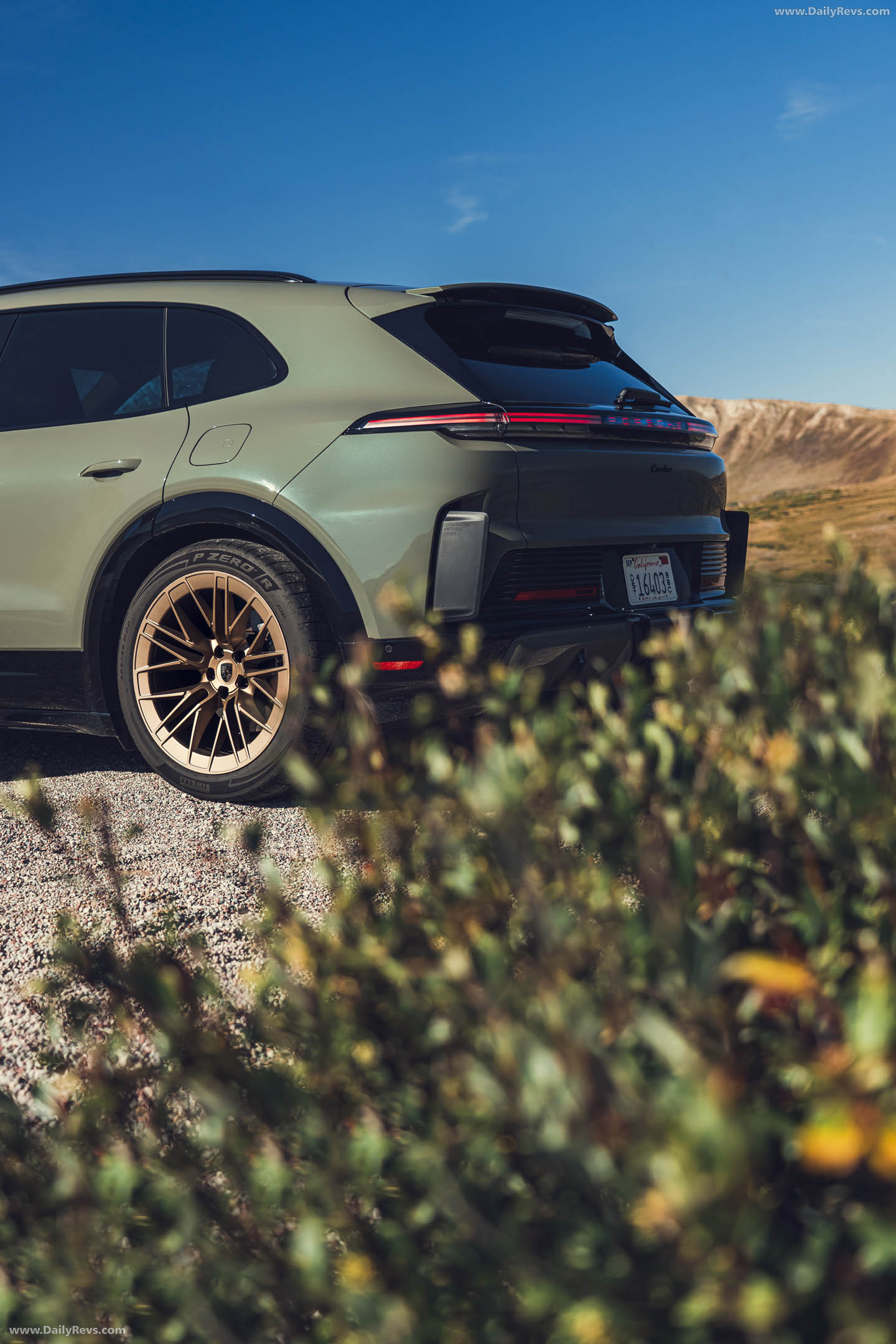 2027 Porsche Cayenne Turbo Electric E4 US Version Exterior