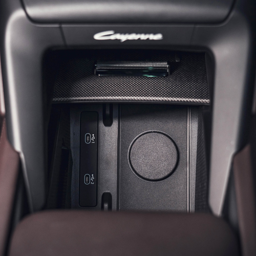 2027 Porsche Cayenne Turbo Electric E4 US Version Interior