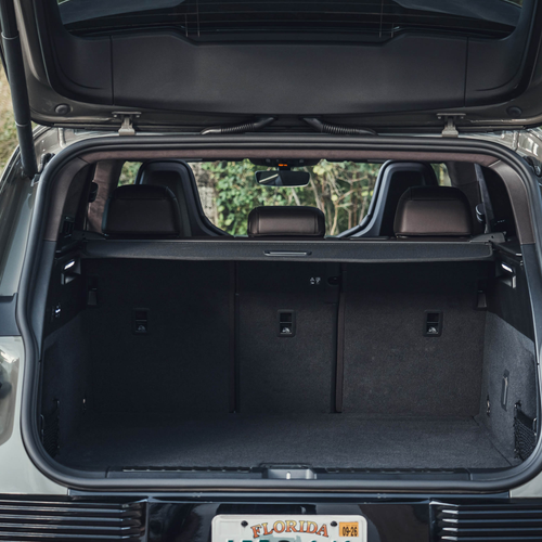 2027 Porsche Cayenne Turbo Electric E4 US Version Interior