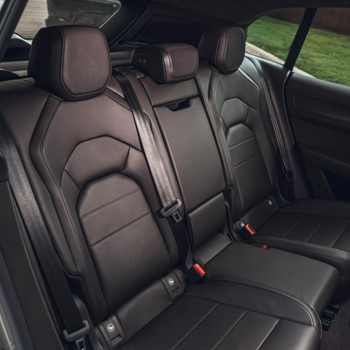 2027 Porsche Cayenne Turbo Electric E4 US Version Interior