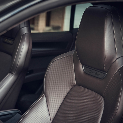 2027 Porsche Cayenne Turbo Electric E4 US Version Interior