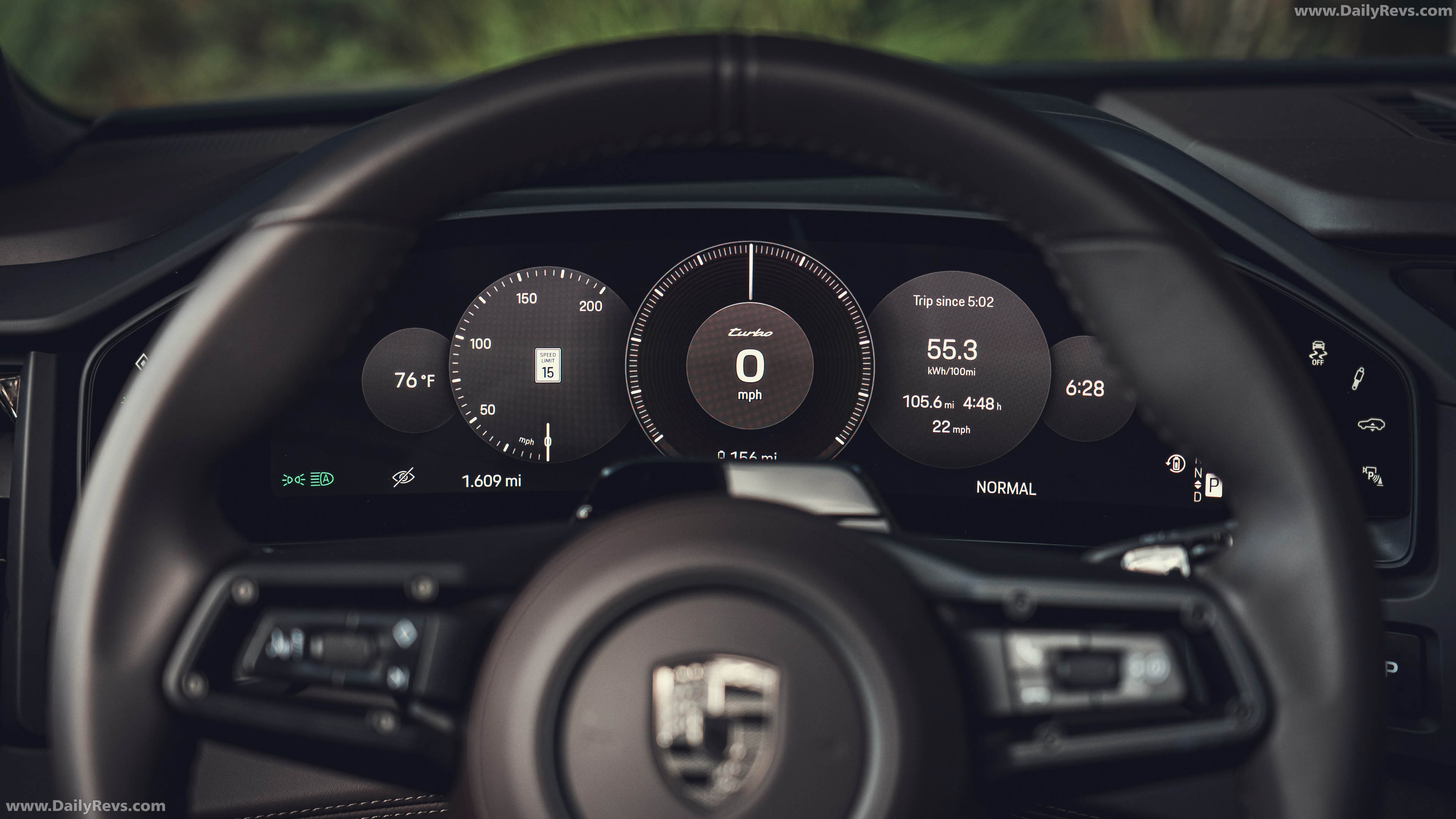 2027 Porsche Cayenne Turbo Electric E4 US Version Interior