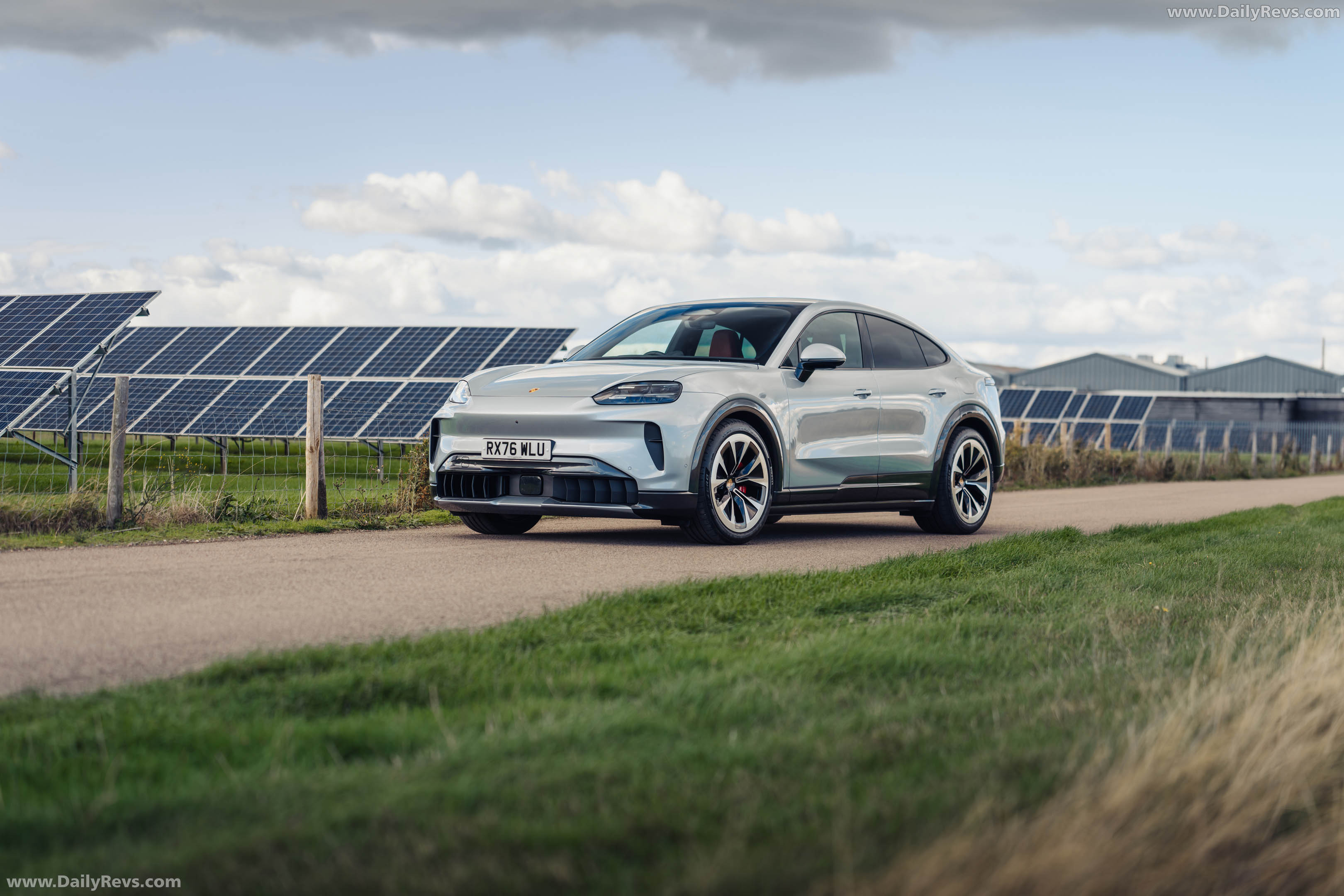 2027 Porsche Cayenne S Coupe Electric E4 UK Version Front View