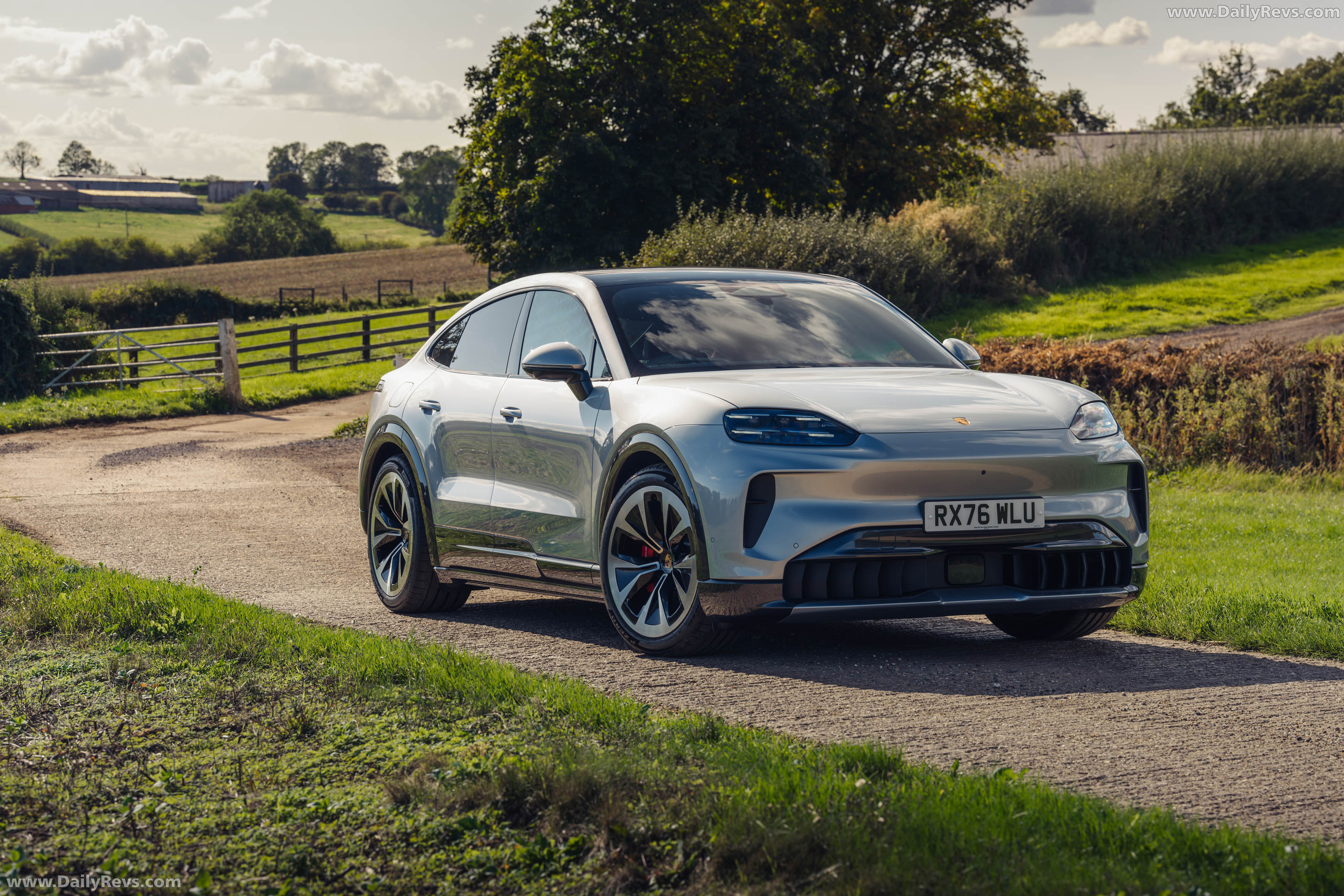 2027 Porsche Cayenne S Coupe Electric E4 UK Version Front View