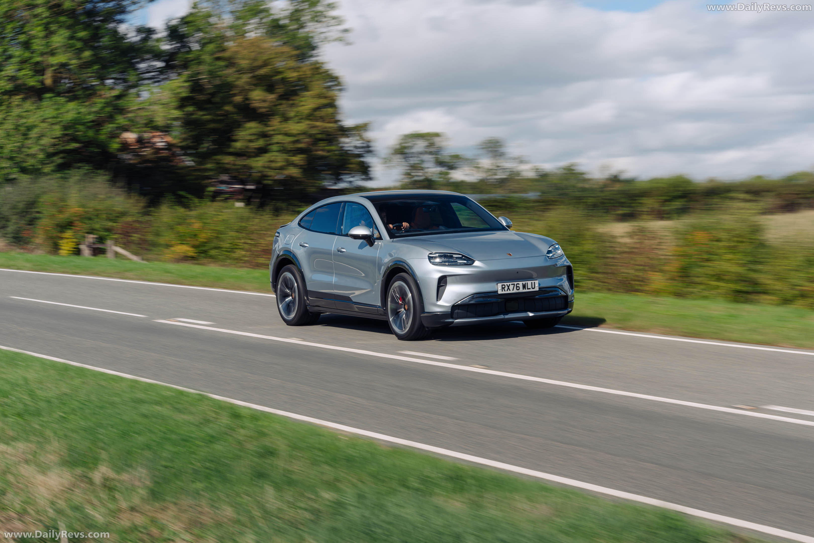 2027 Porsche Cayenne S Coupe Electric E4 UK Version Front View