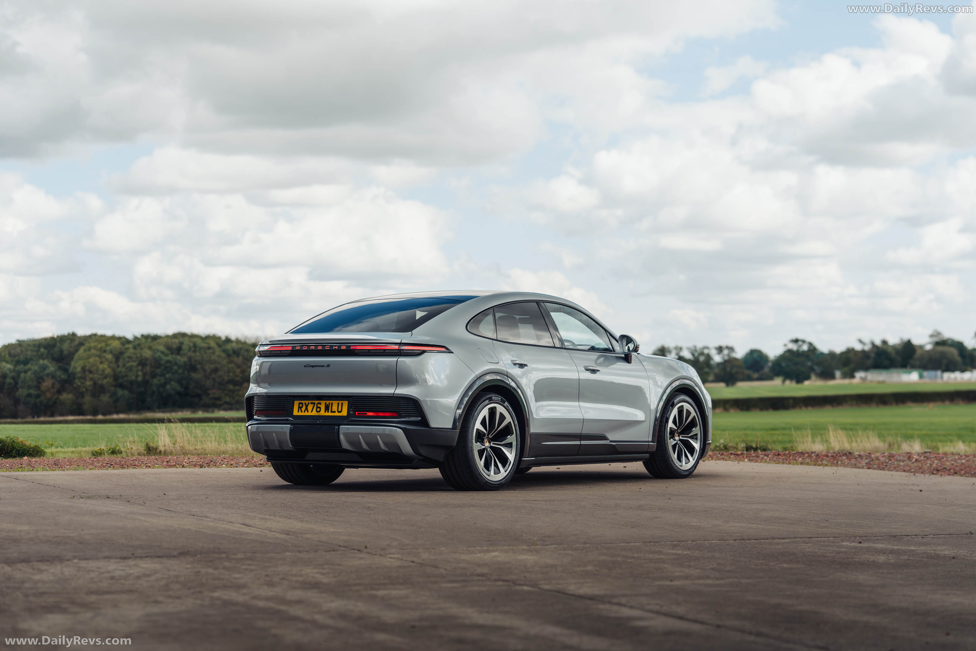 2027 Porsche Cayenne S Coupe Electric E4 UK Version Rear View