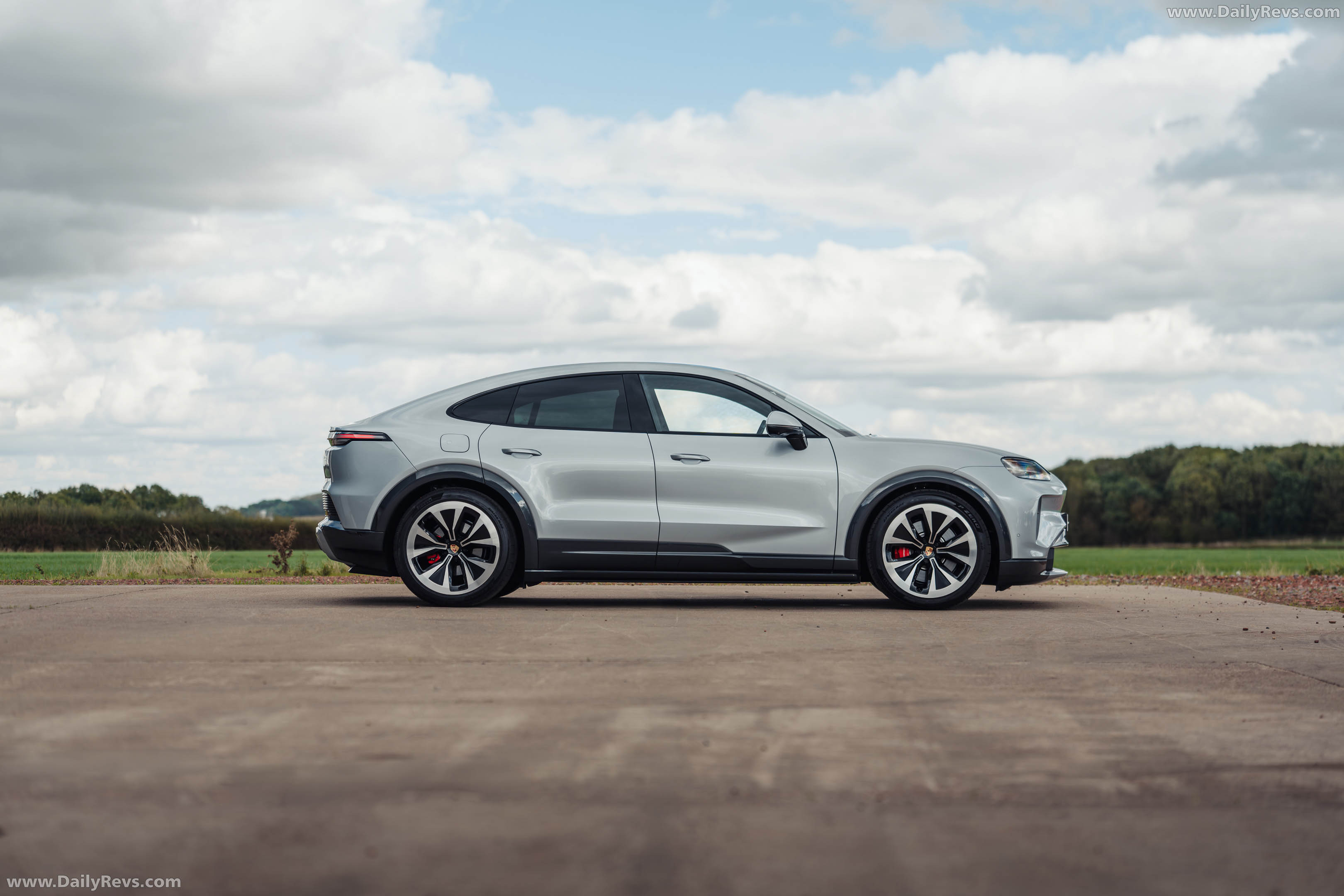 2027 Porsche Cayenne S Coupe Electric E4 UK Version Side View