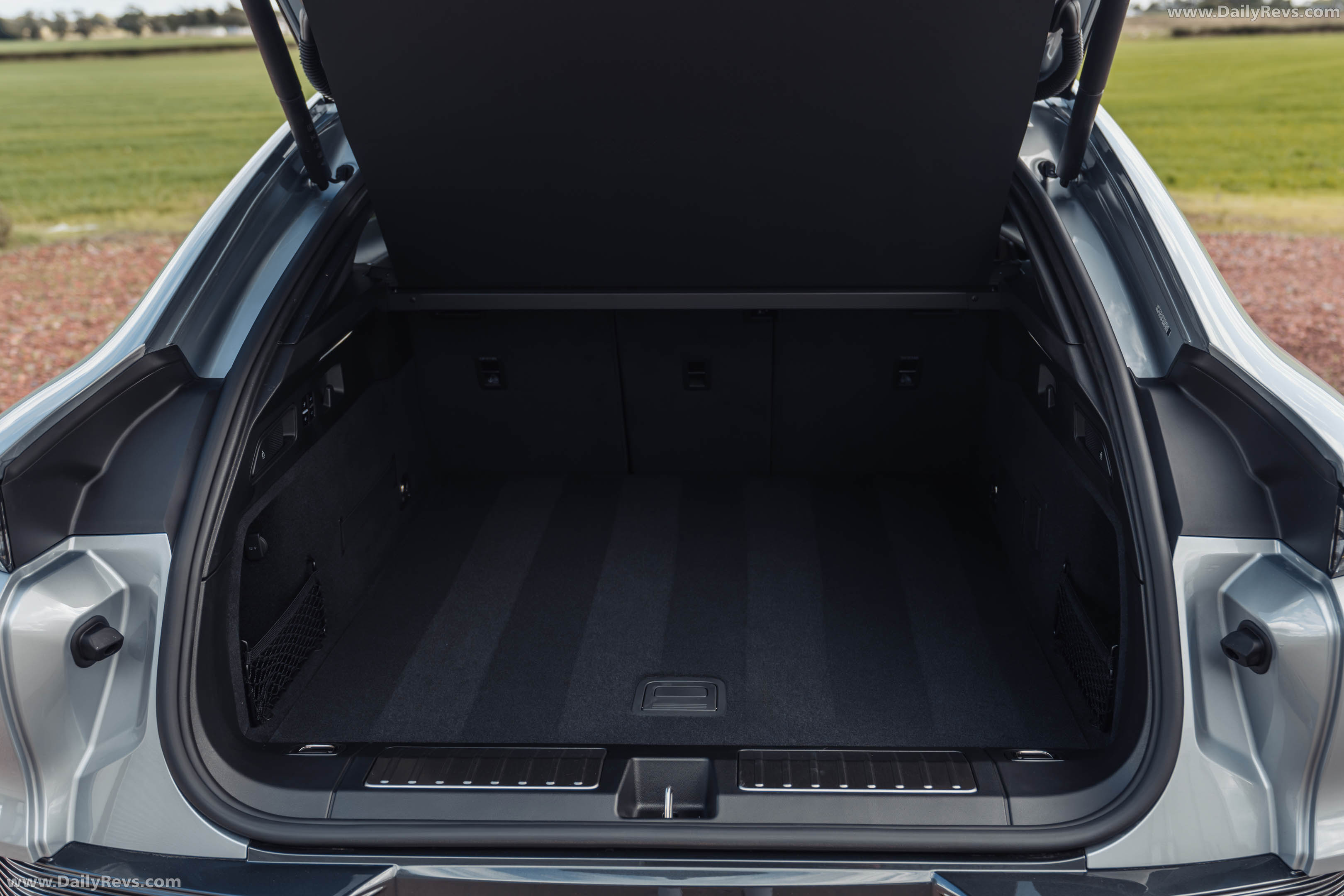 2027 Porsche Cayenne S Coupe Electric E4 UK Version Interior