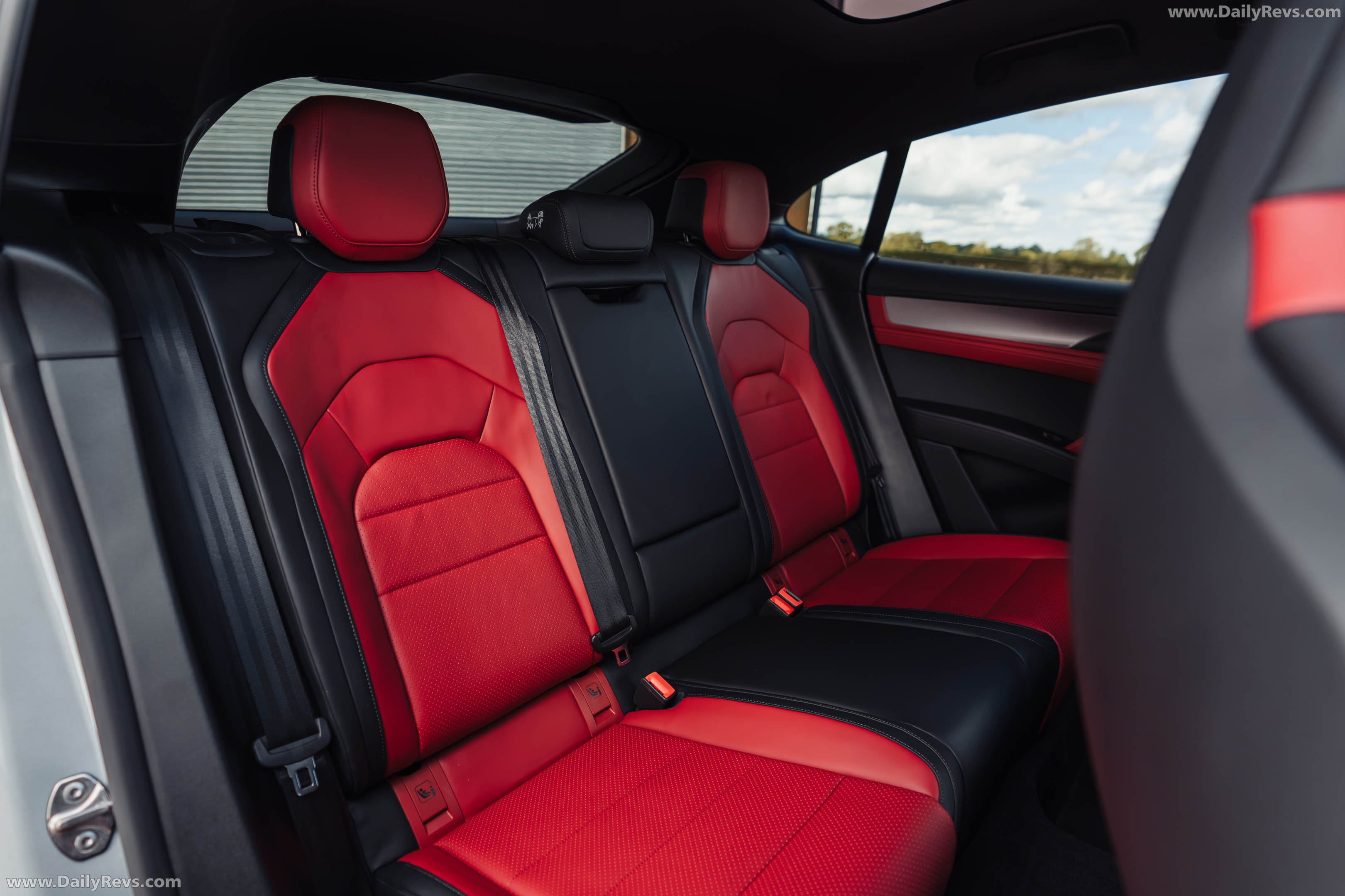 2027 Porsche Cayenne S Coupe Electric E4 UK Version Interior