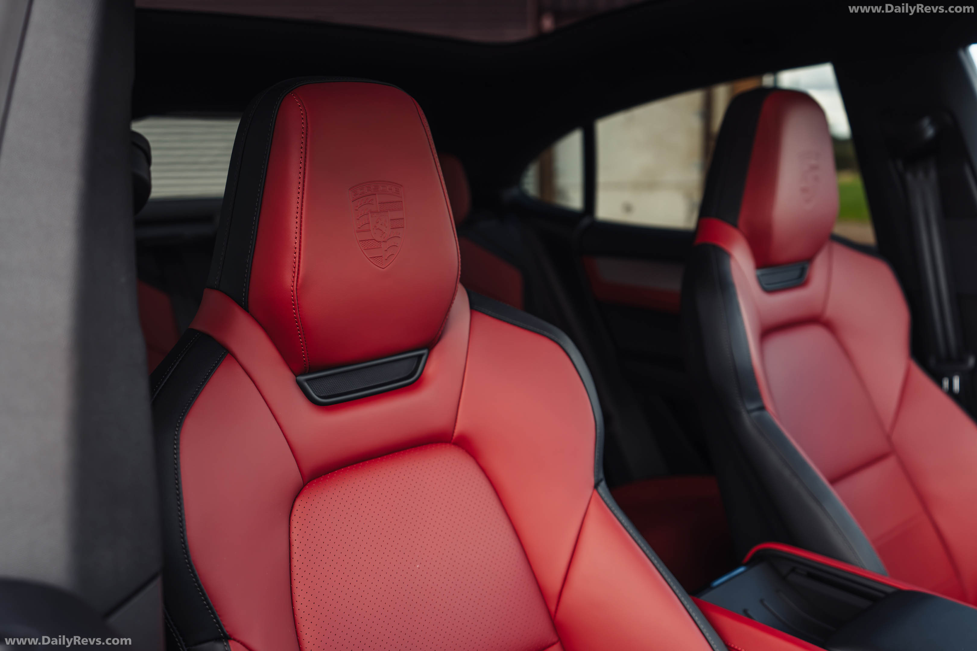 2027 Porsche Cayenne S Coupe Electric E4 UK Version Interior