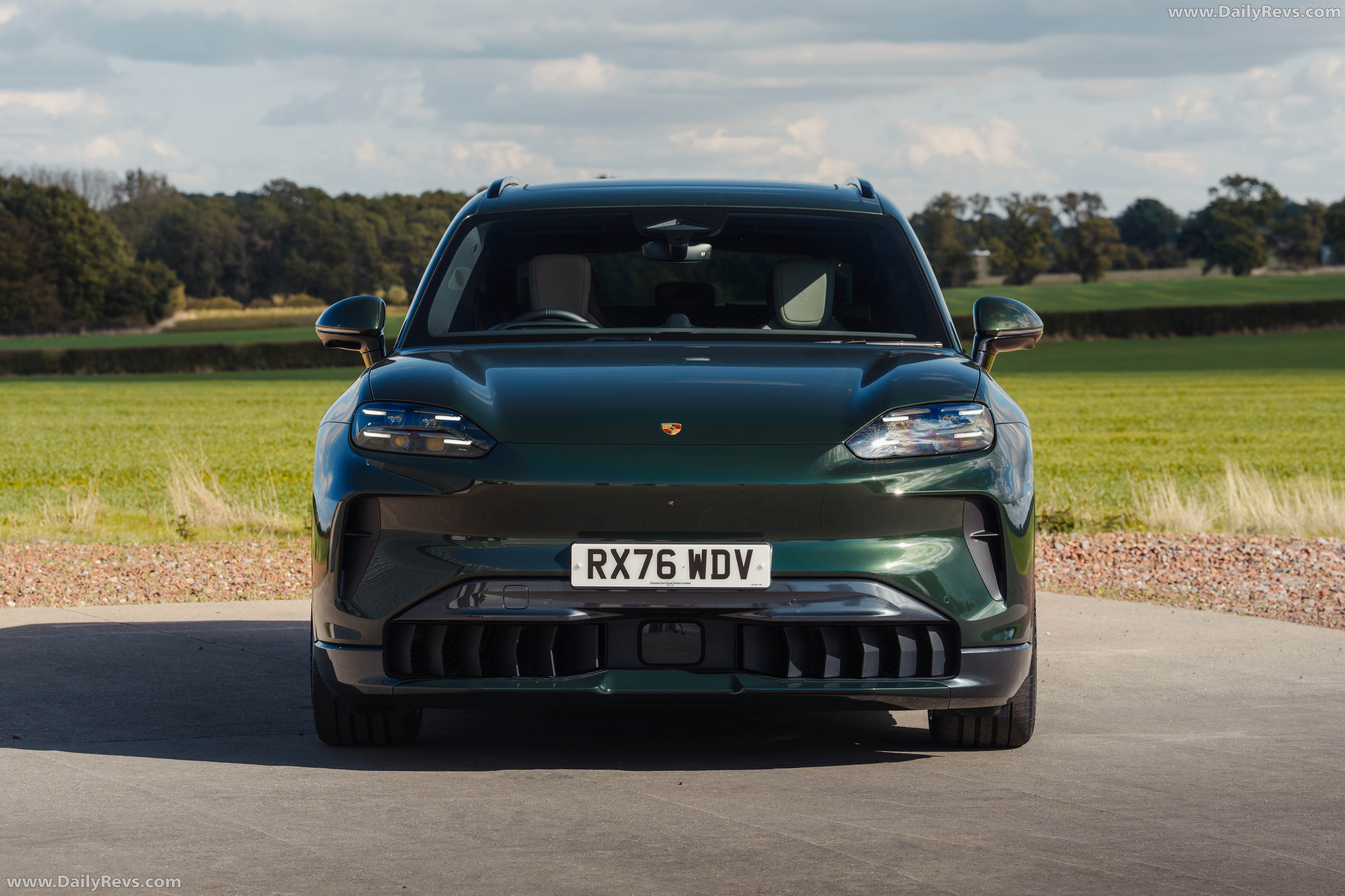 2027 Porsche Cayenne S Electric E4 UK Version Front View