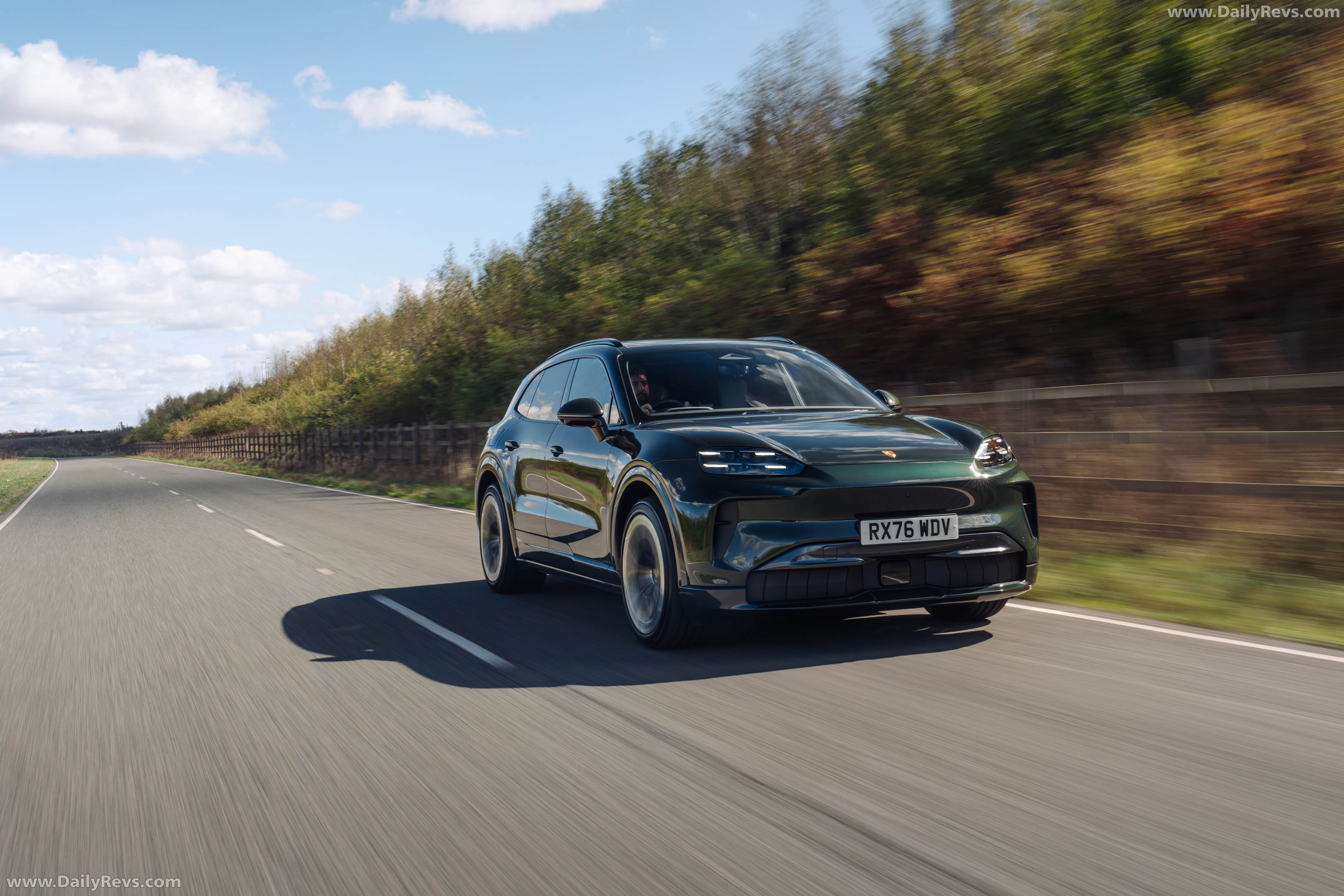 2027 Porsche Cayenne S Electric E4 UK Version Front View