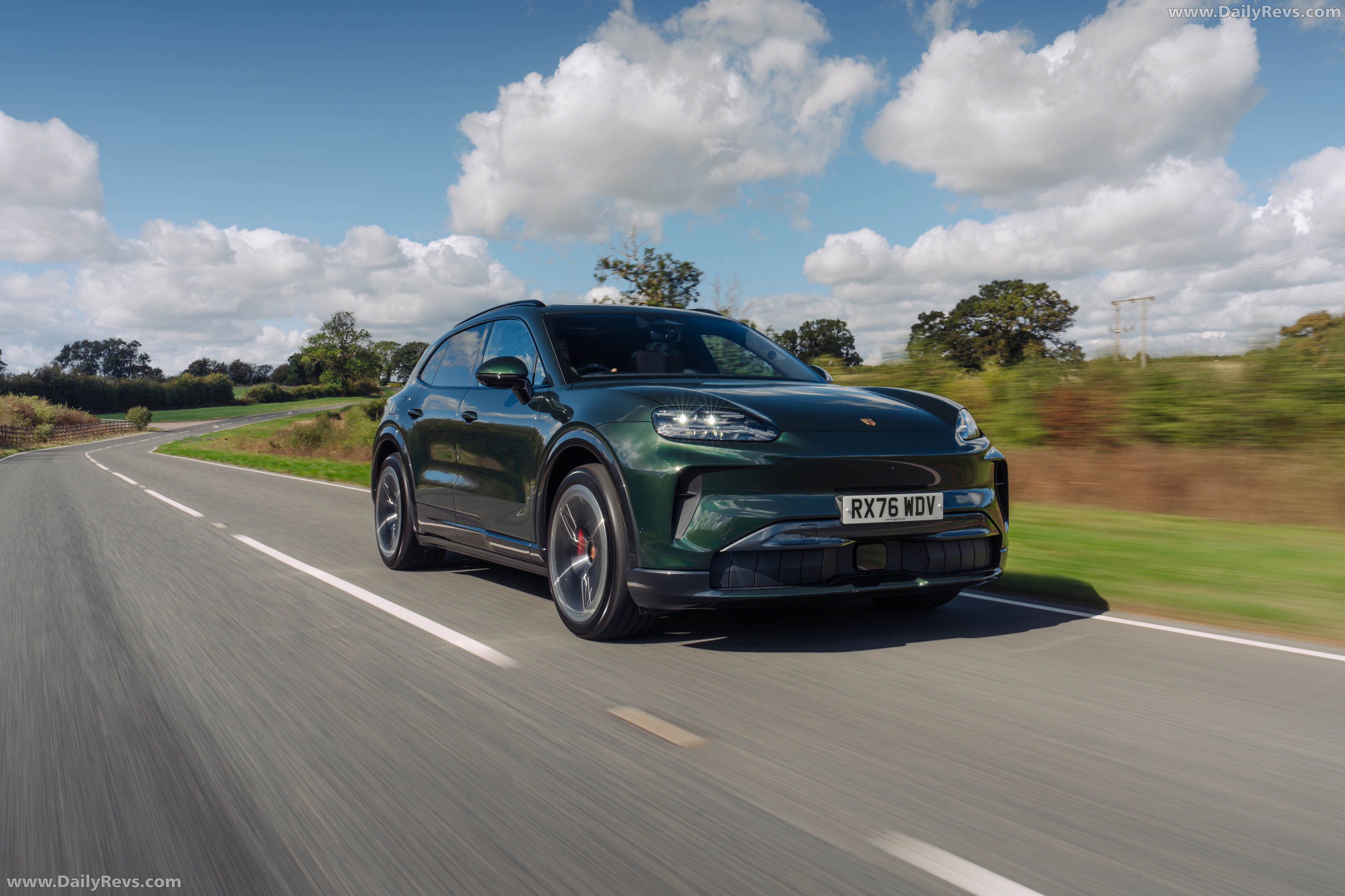 2027 Porsche Cayenne S Electric E4 UK Version Front View