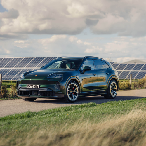 2027 Porsche Cayenne S Electric E4 UK Version Front View