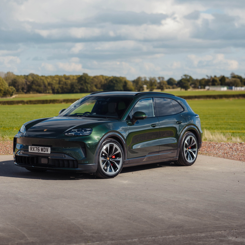 2027 Porsche Cayenne S Electric E4 UK Version Front View