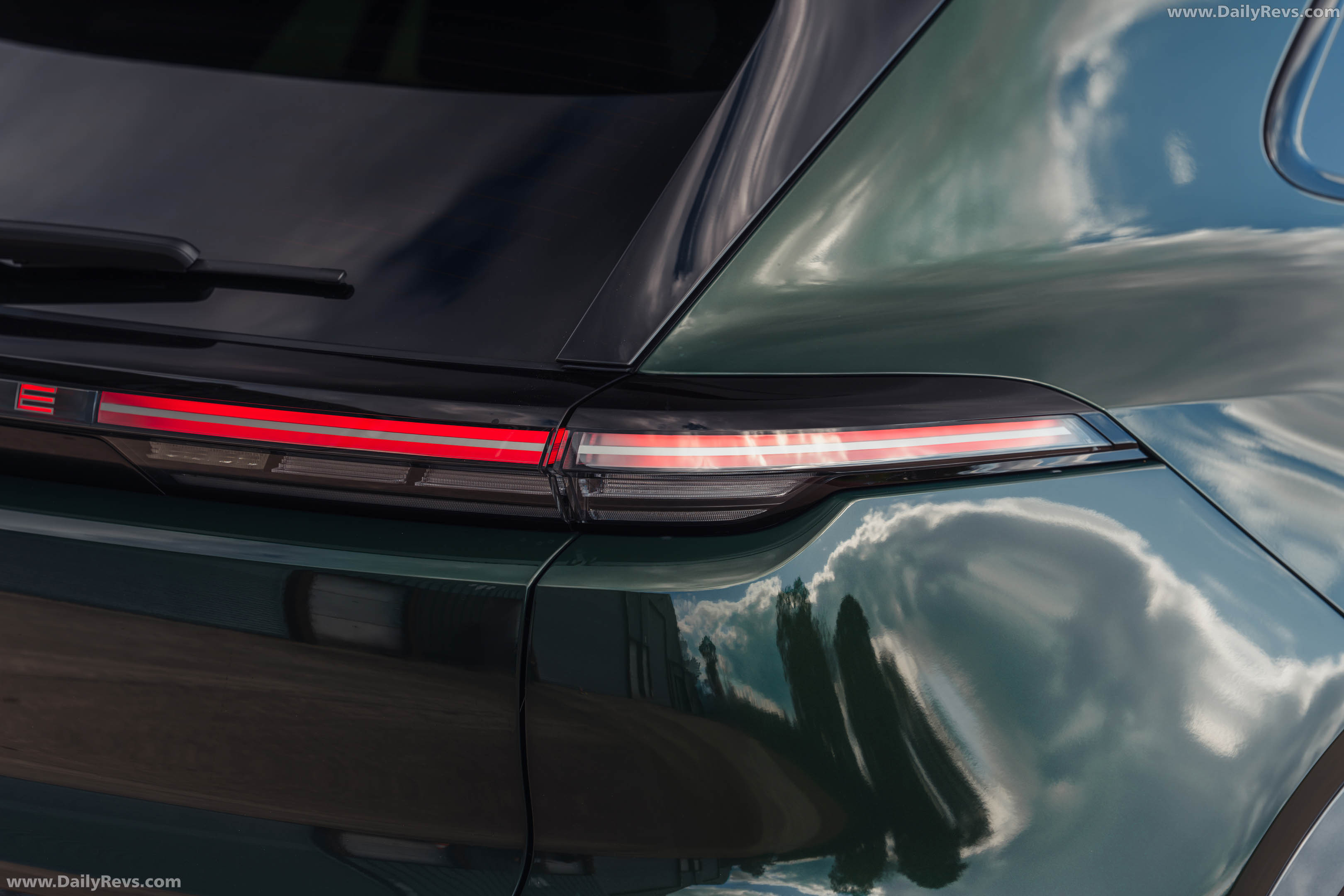2027 Porsche Cayenne S Electric E4 UK Version Exterior